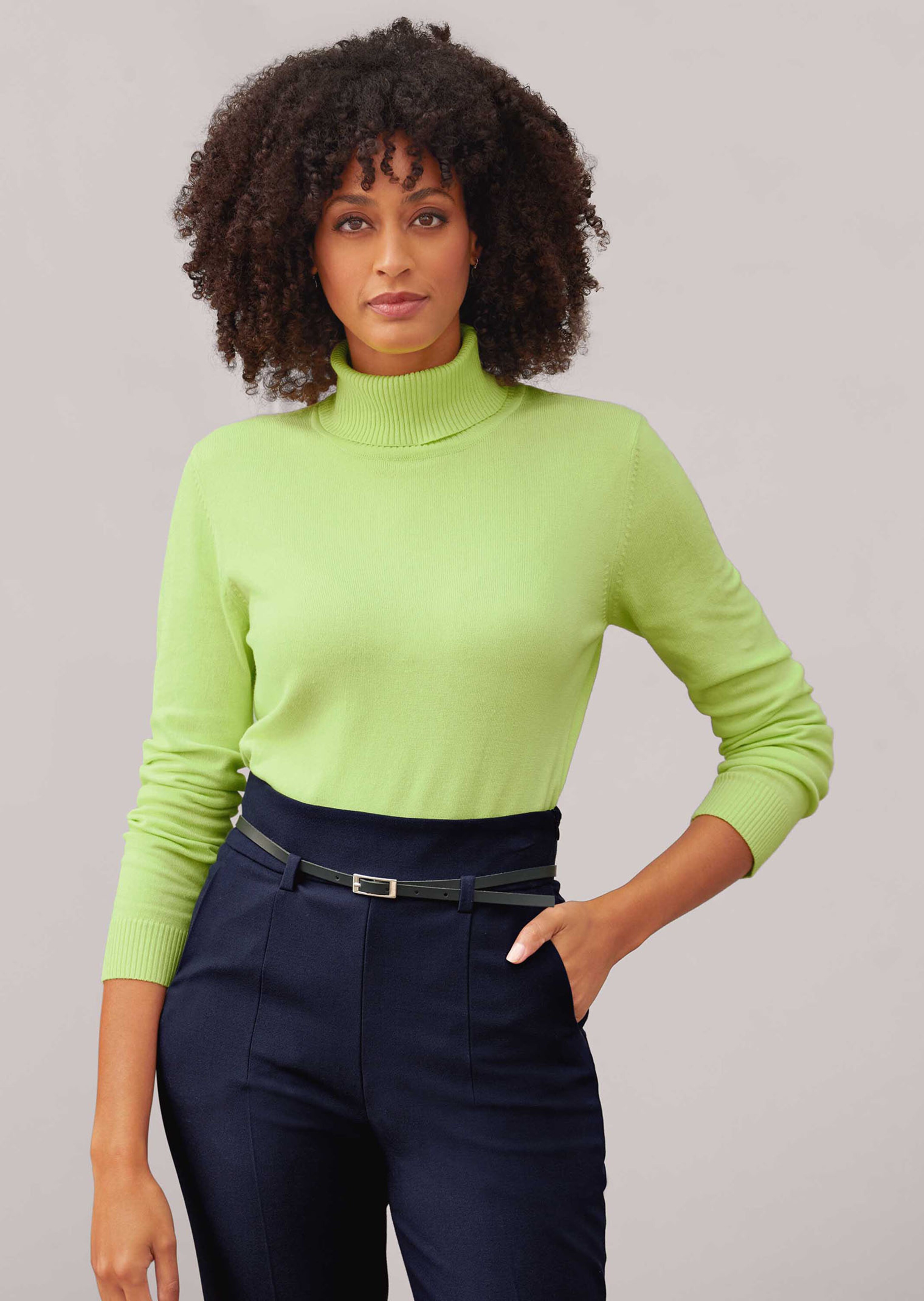 Figurnaher Feinstrickpullover