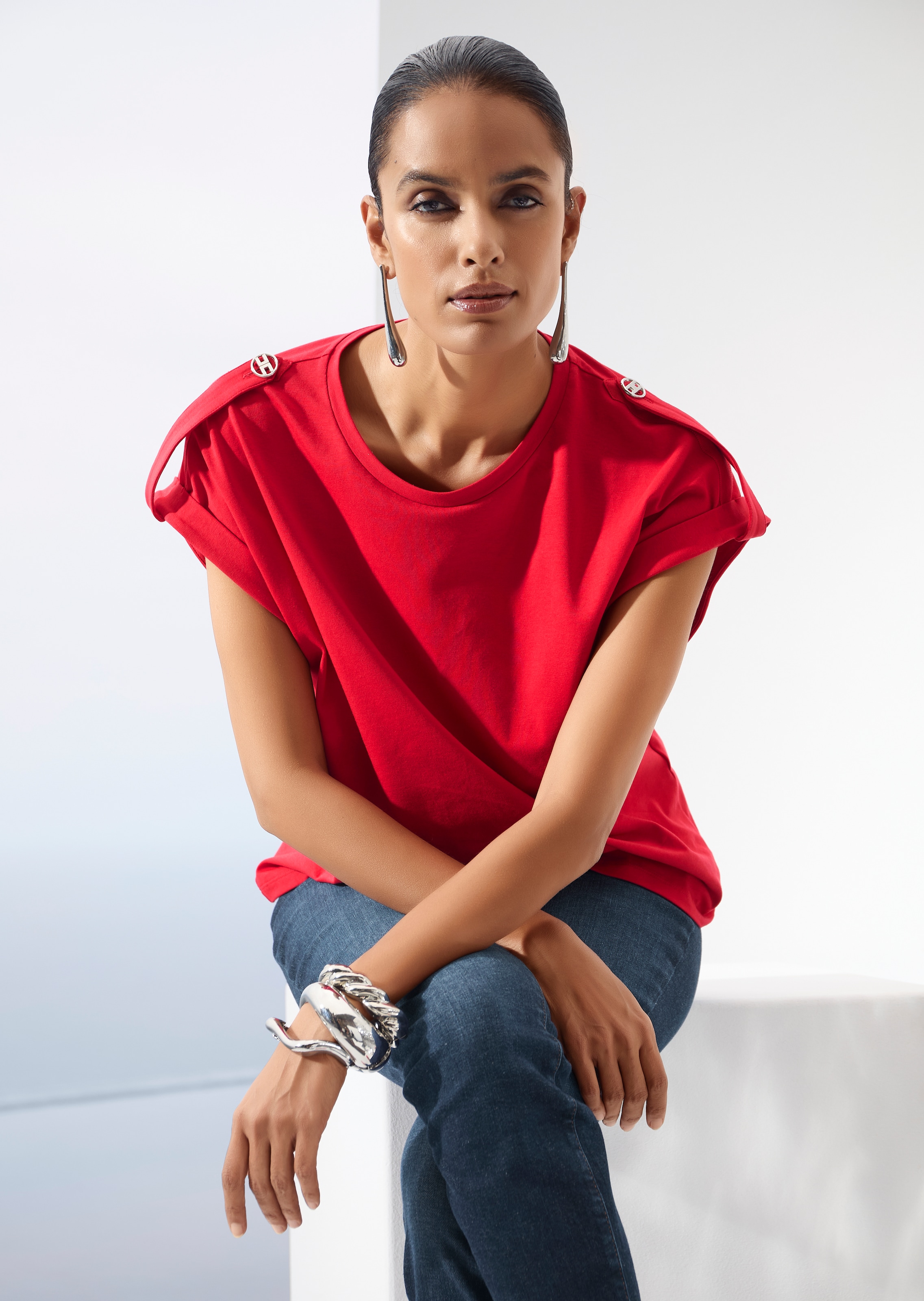 Kurzarm-Shirt mit Schulterriegel