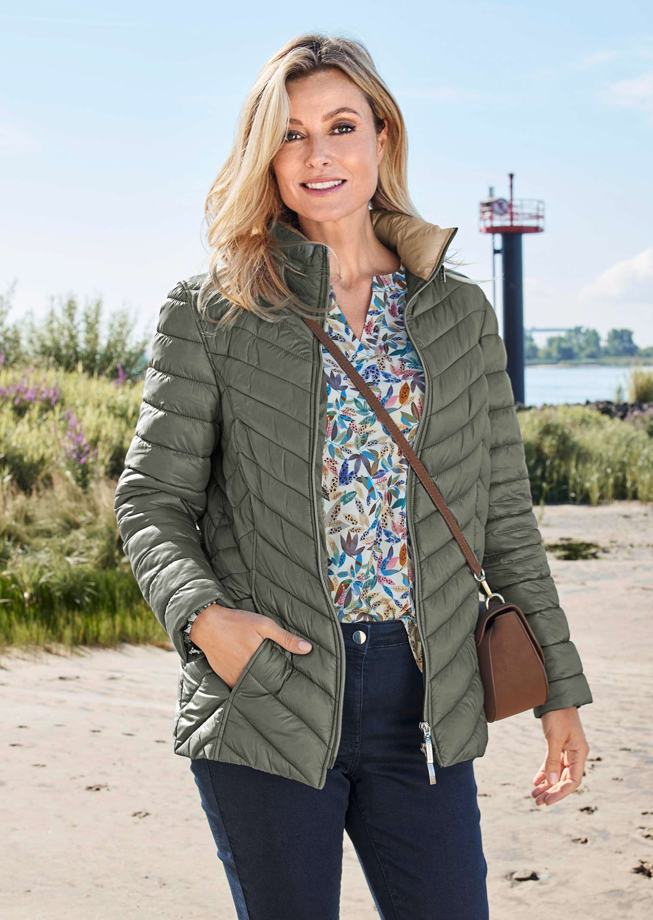 Steppjacke in figurschmeichelnder Optik thumbnail 7