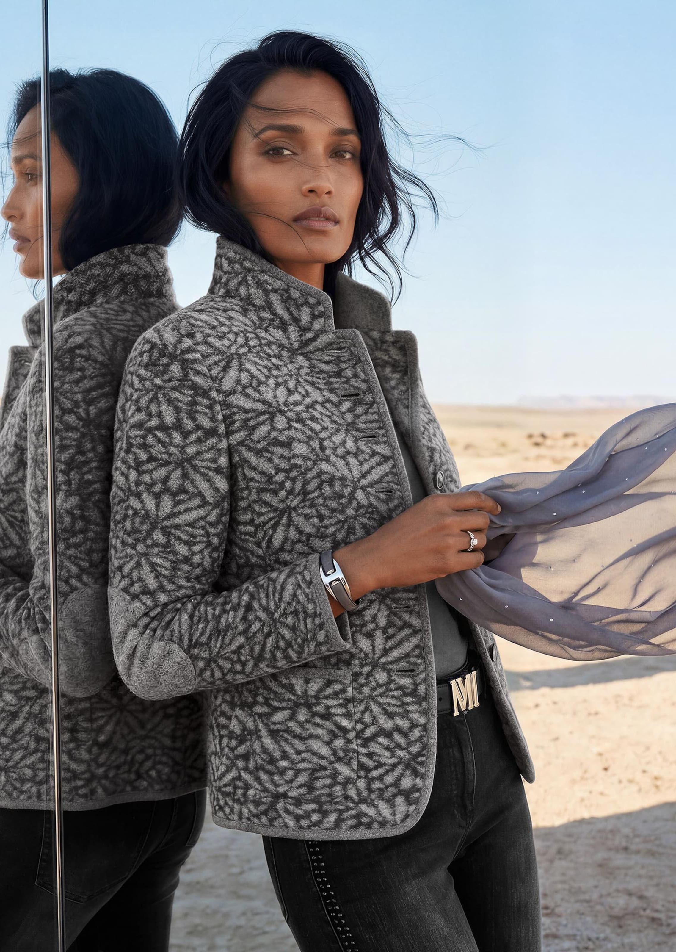 Short country-chic blazer