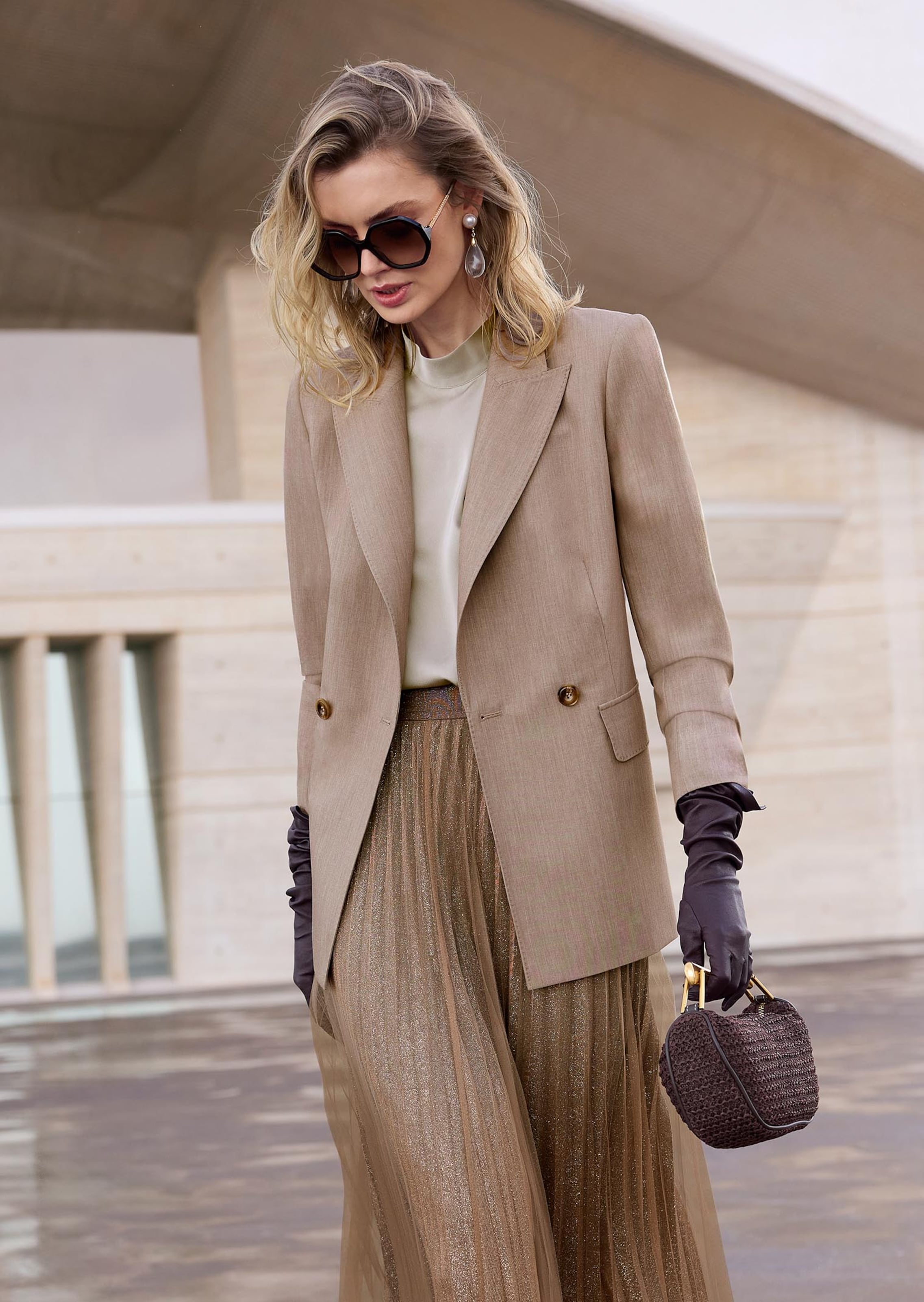 Blazer à double boutonnage avec surpiqûres décorative