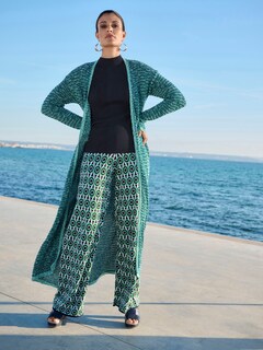 Tricot mantel thumbnail 3