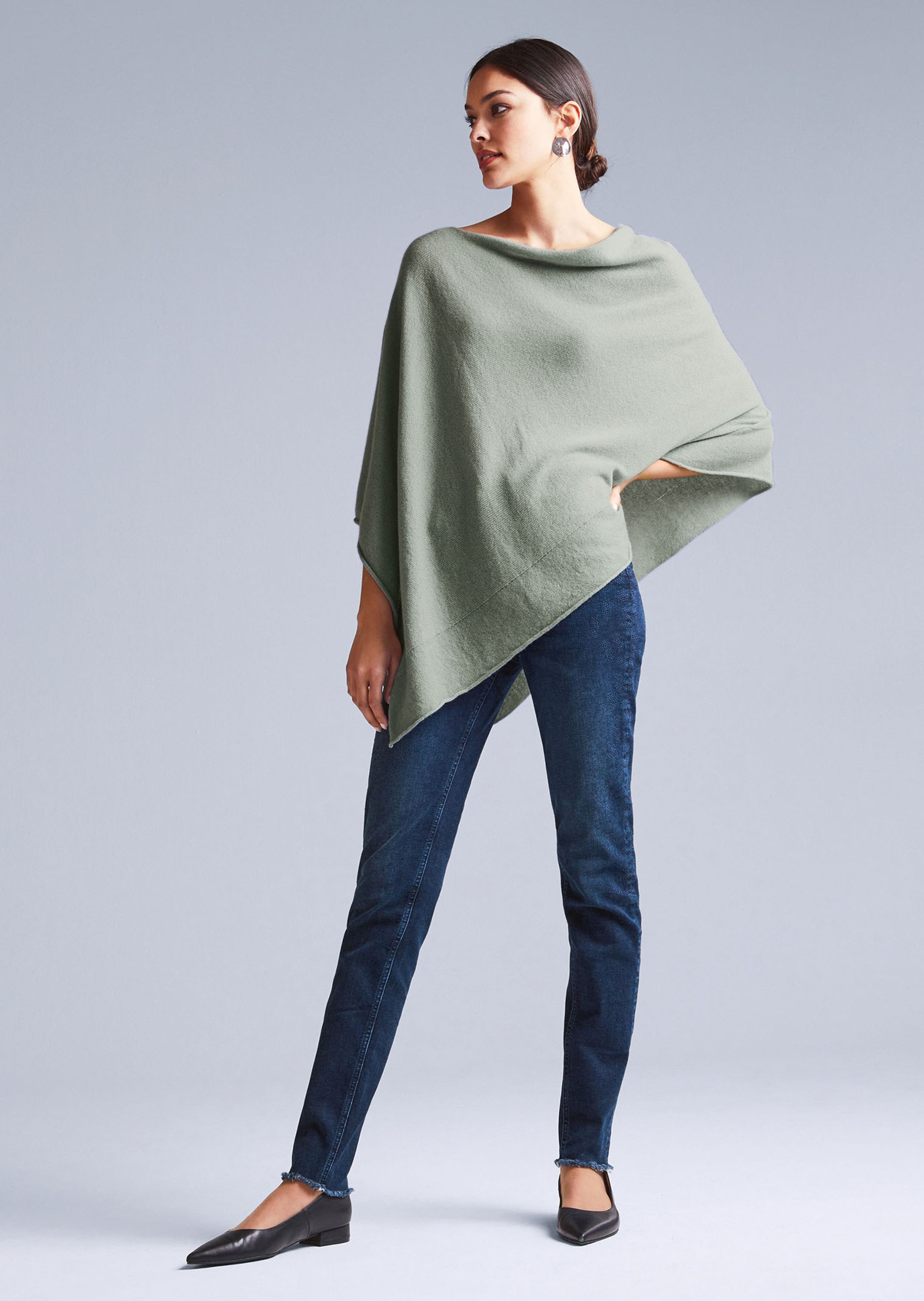 Jeans mit feinem Fransensaum