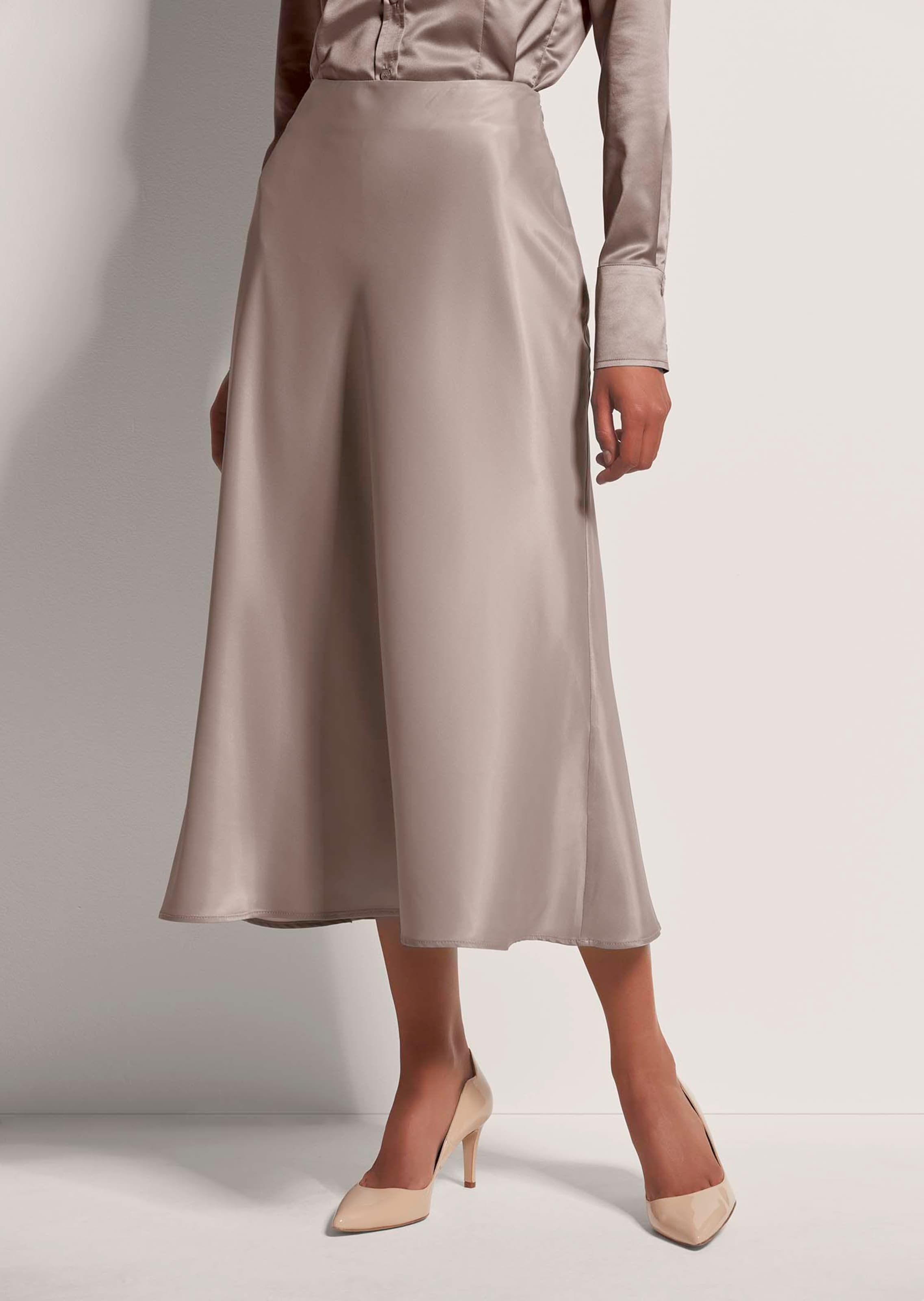 Jupe midi en satin fluide