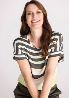 Blouse fluide à larges rayures thumbnail 4