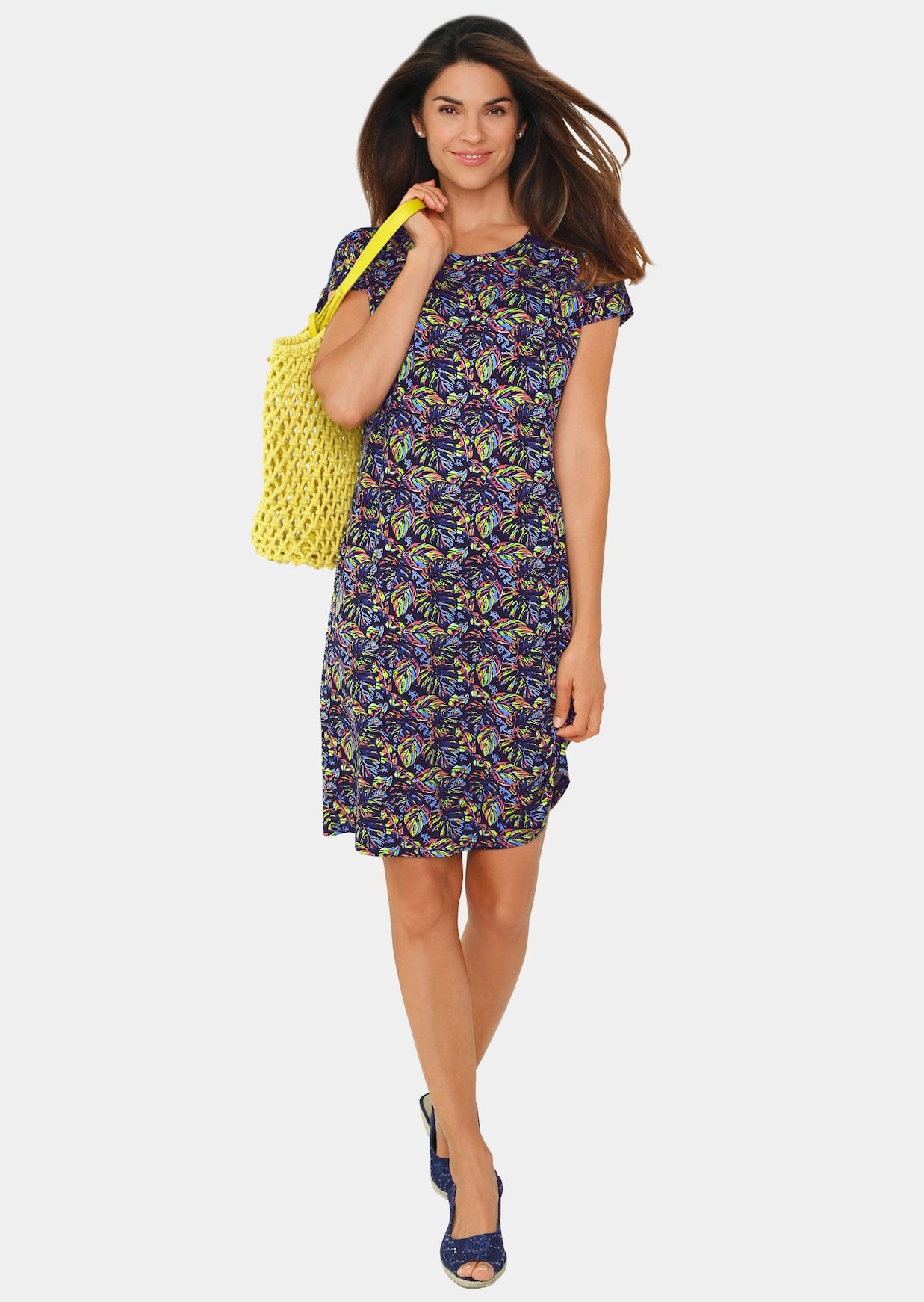 Bequemes Freizeitkleid in modischem Druck