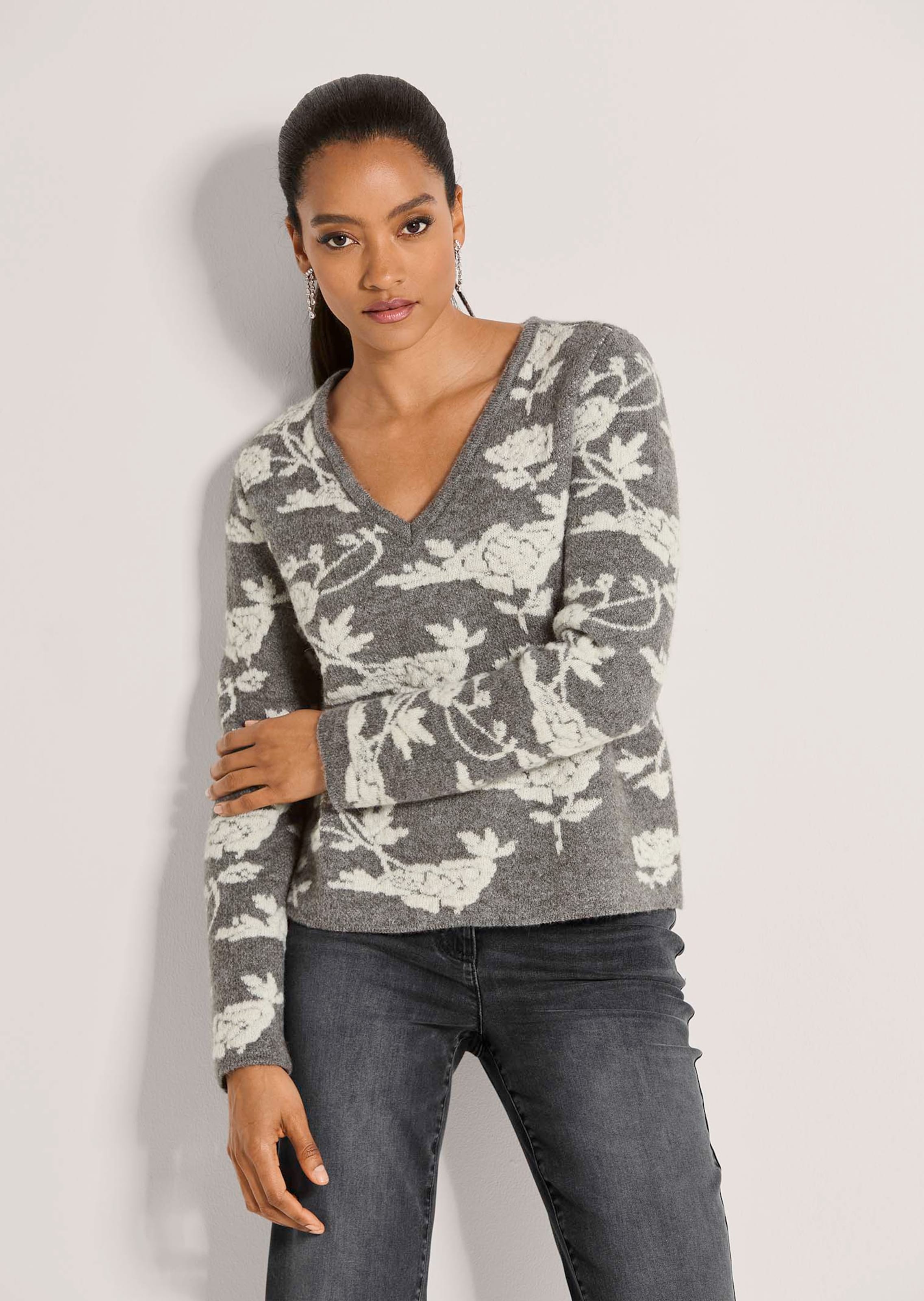 Pull à motif floral jacquard
