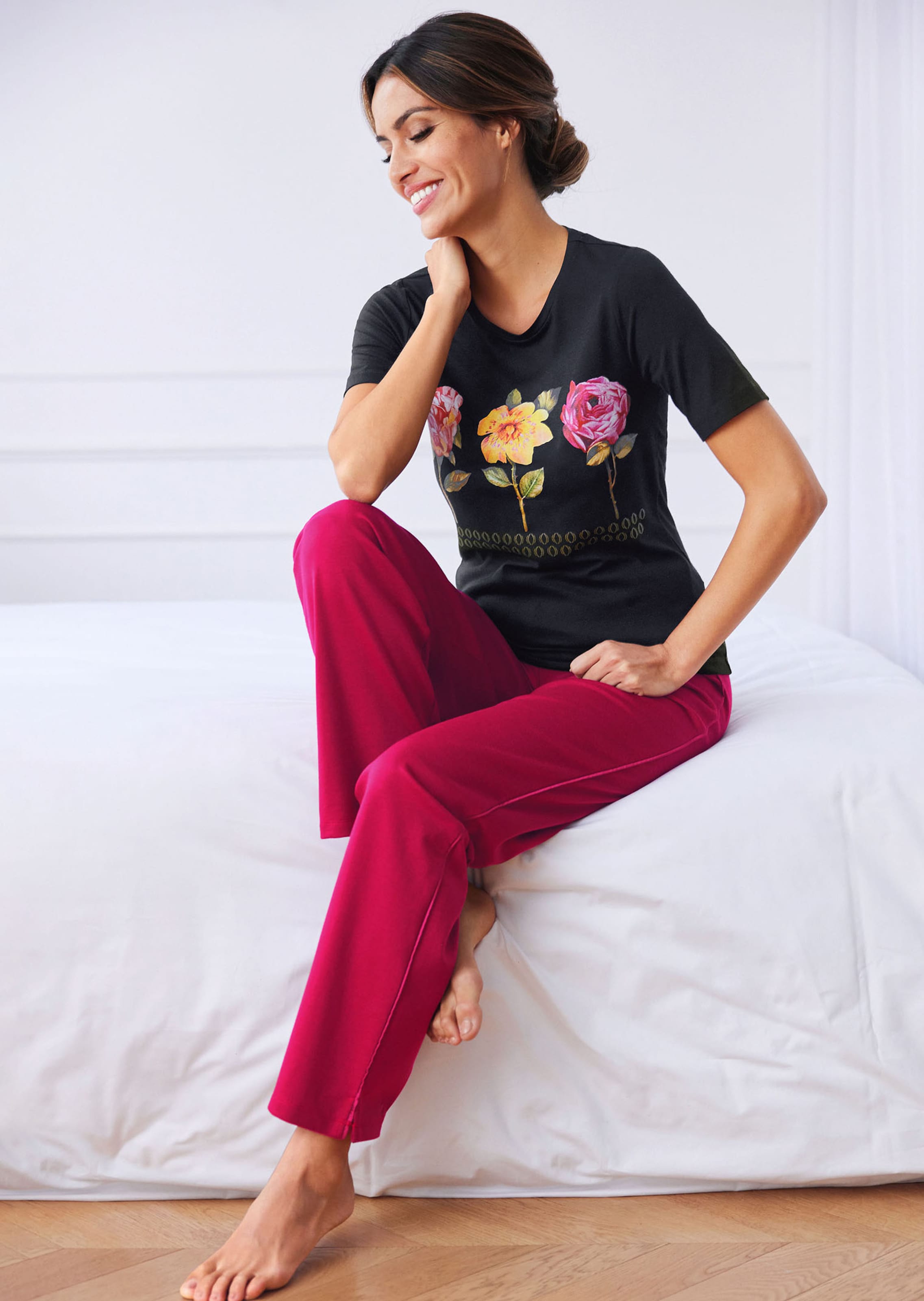 Kurzarmshirt mit Blumenmotiv