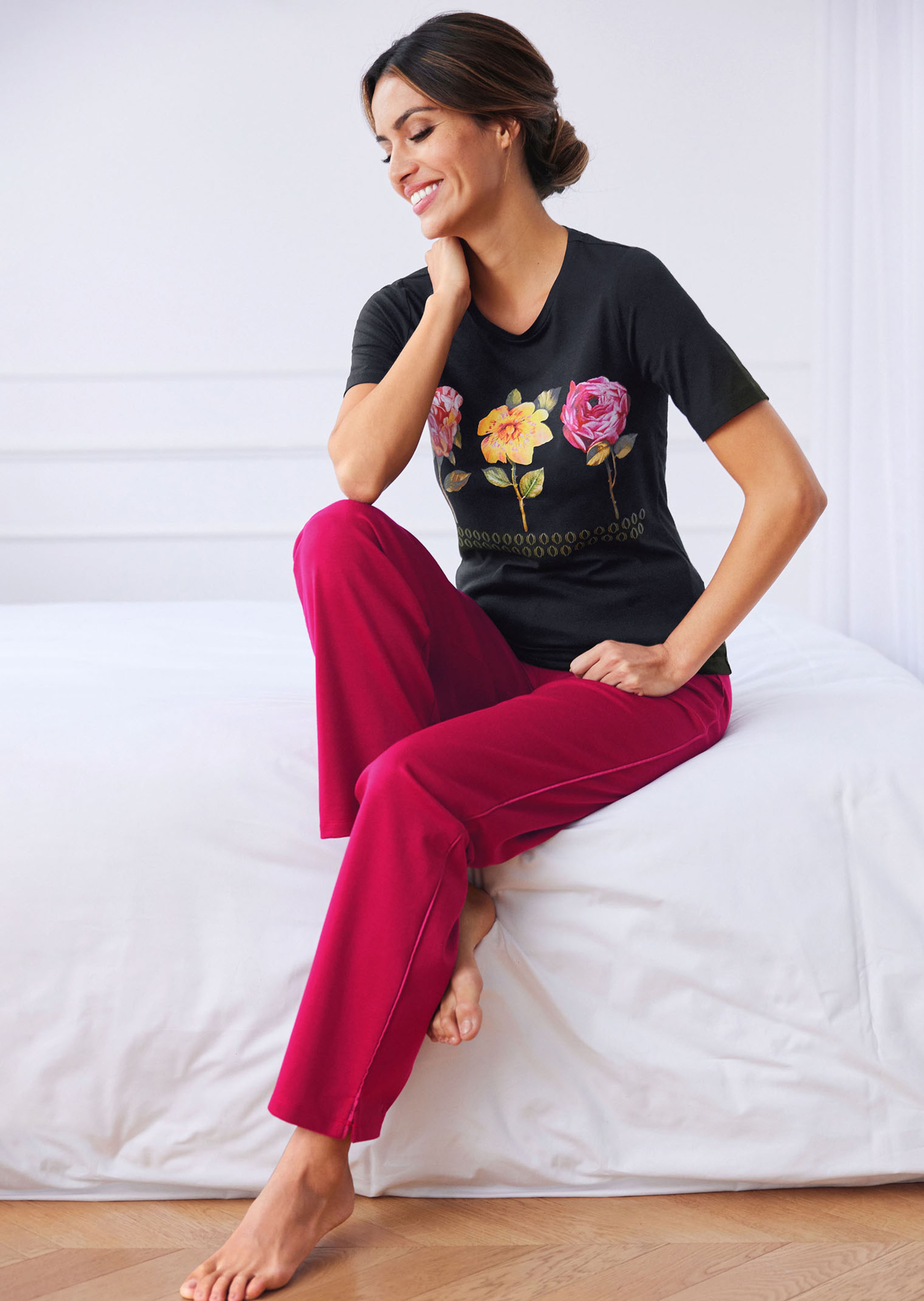 Kurzarmshirt mit Blumenmotiv