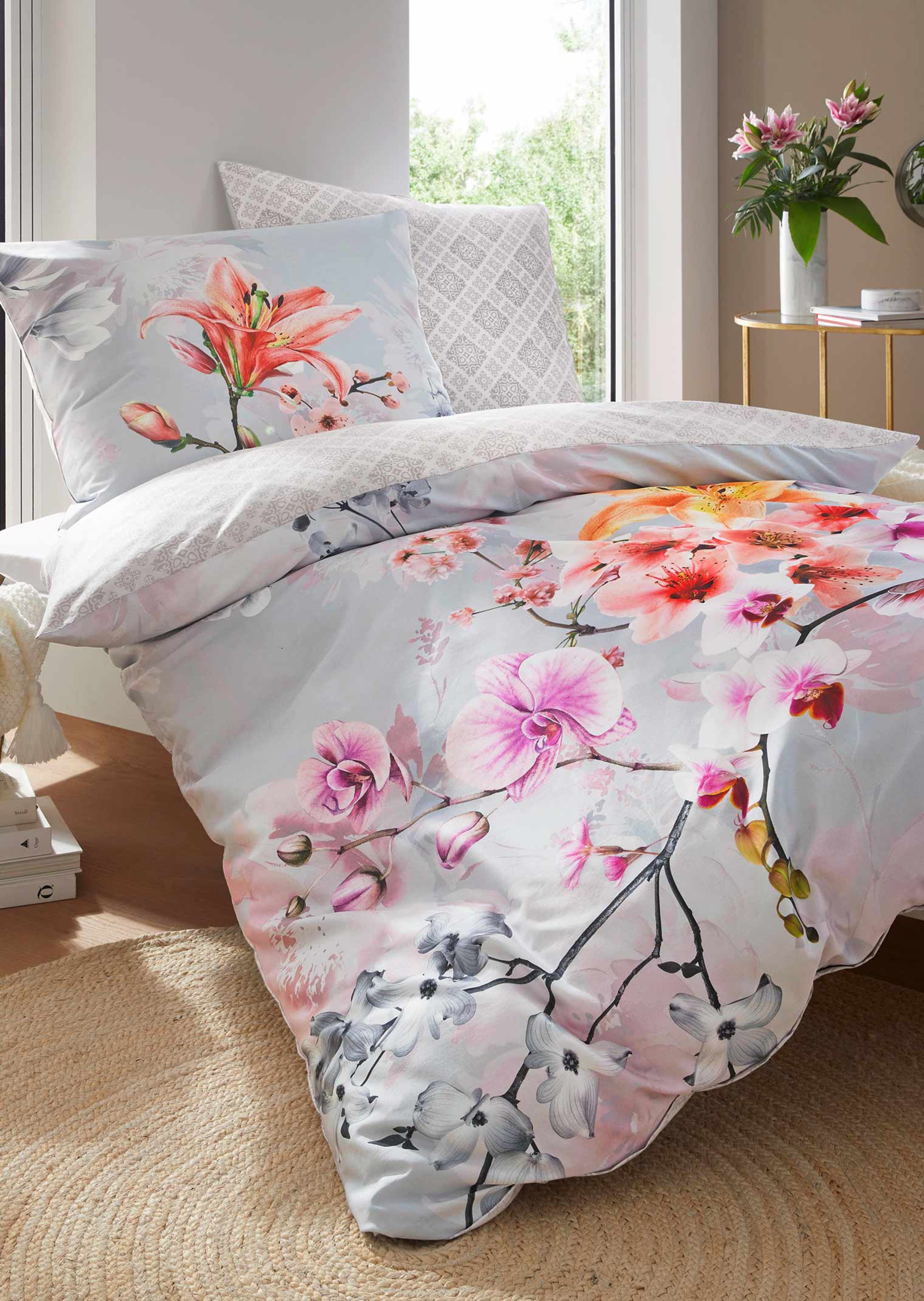 Satin-Wendebettwäsche mit Blumen