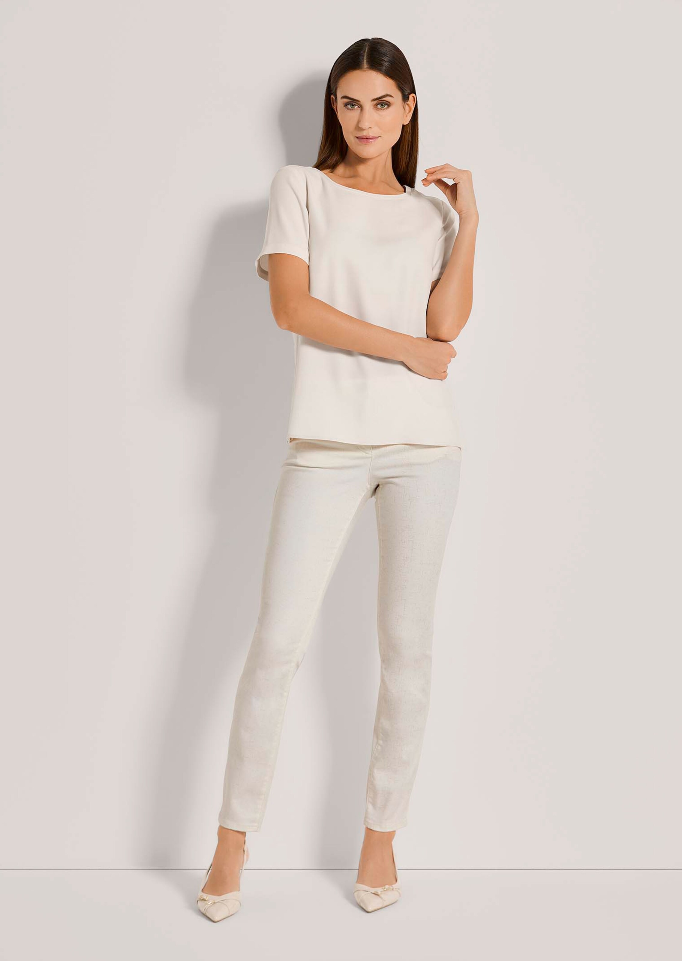 Round neck shirt with short sleeves thumbnail 3