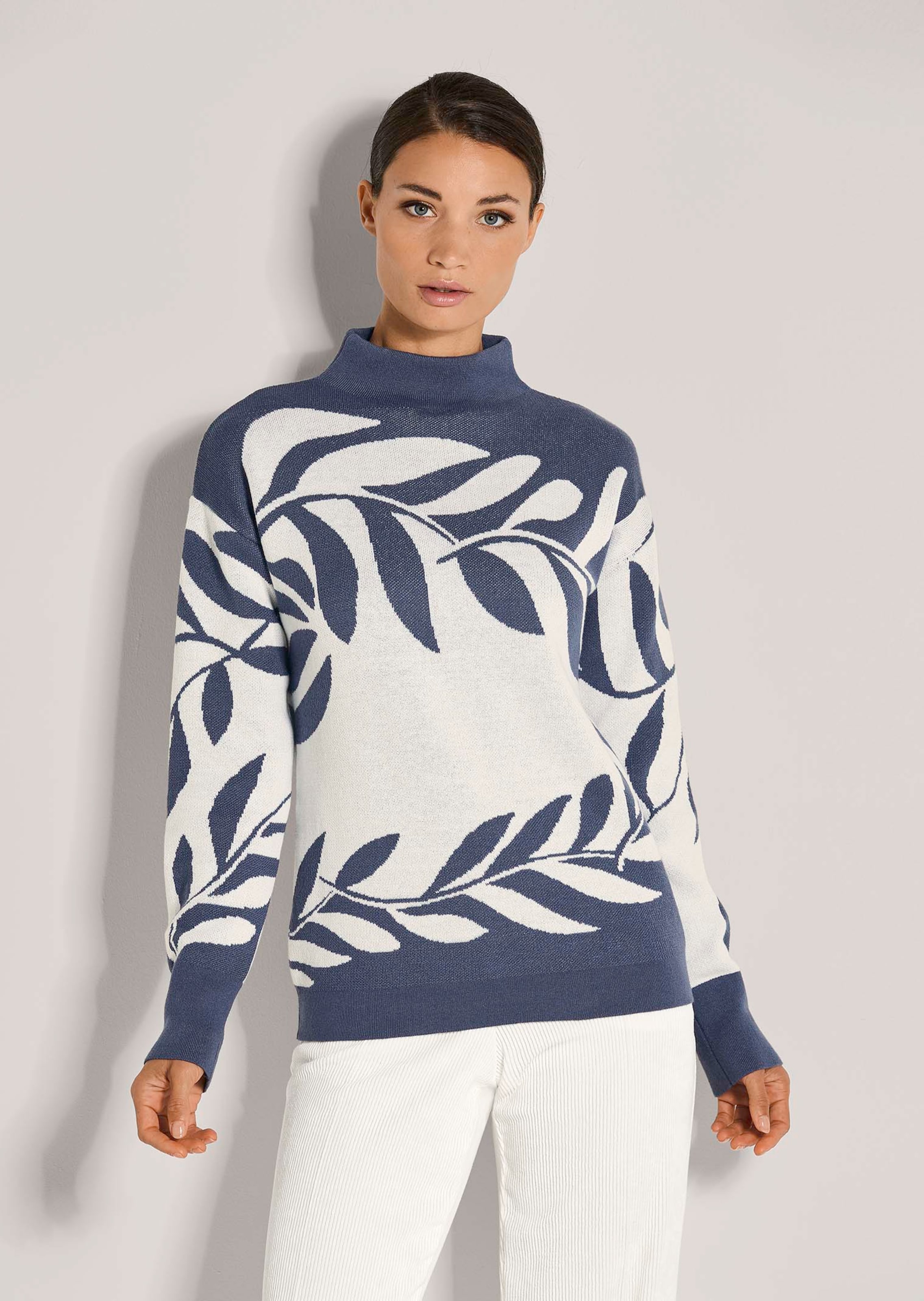 Jacquard-Pullover mit floralem Muster
