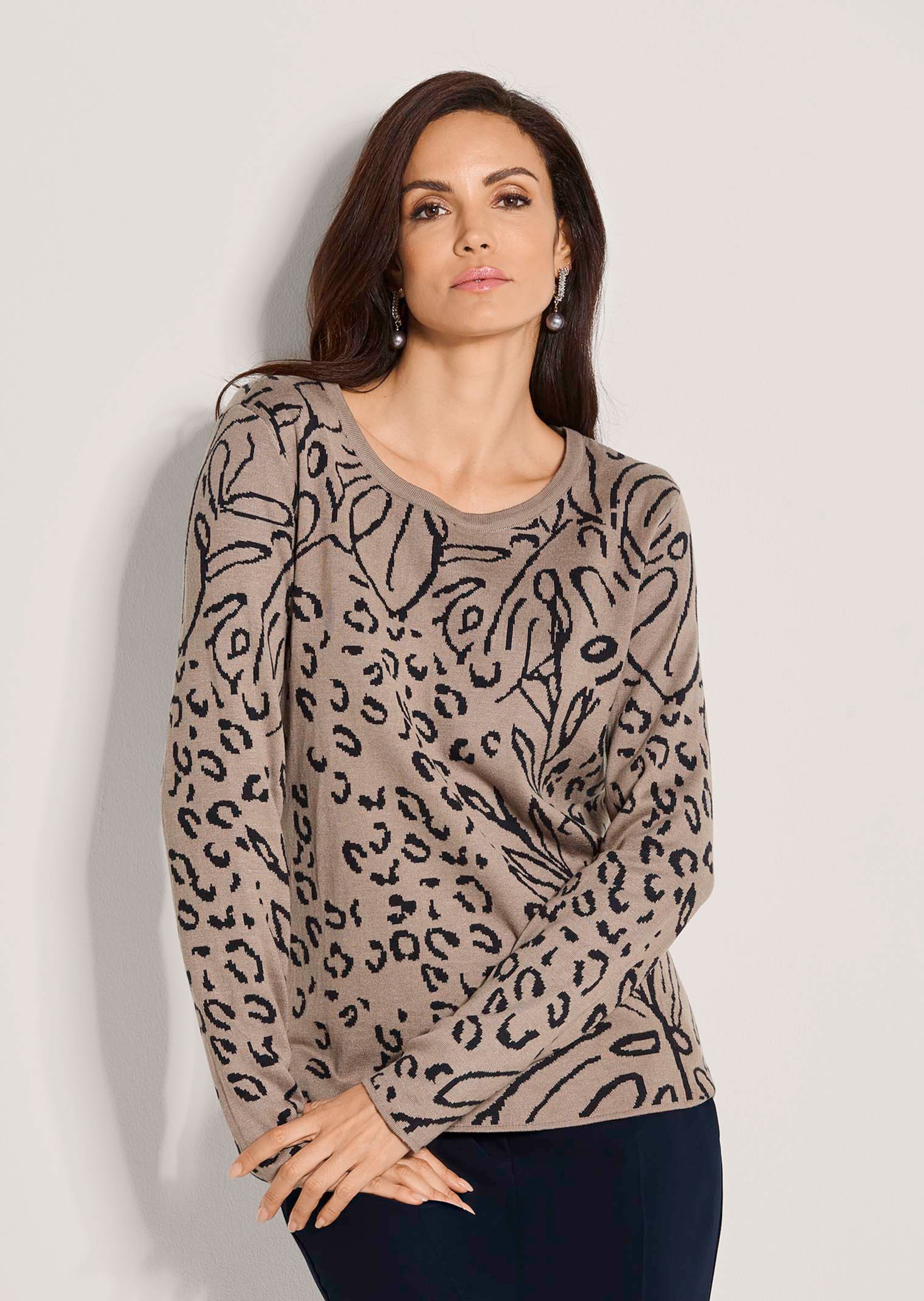 Feinstrickpullover im Mustermix