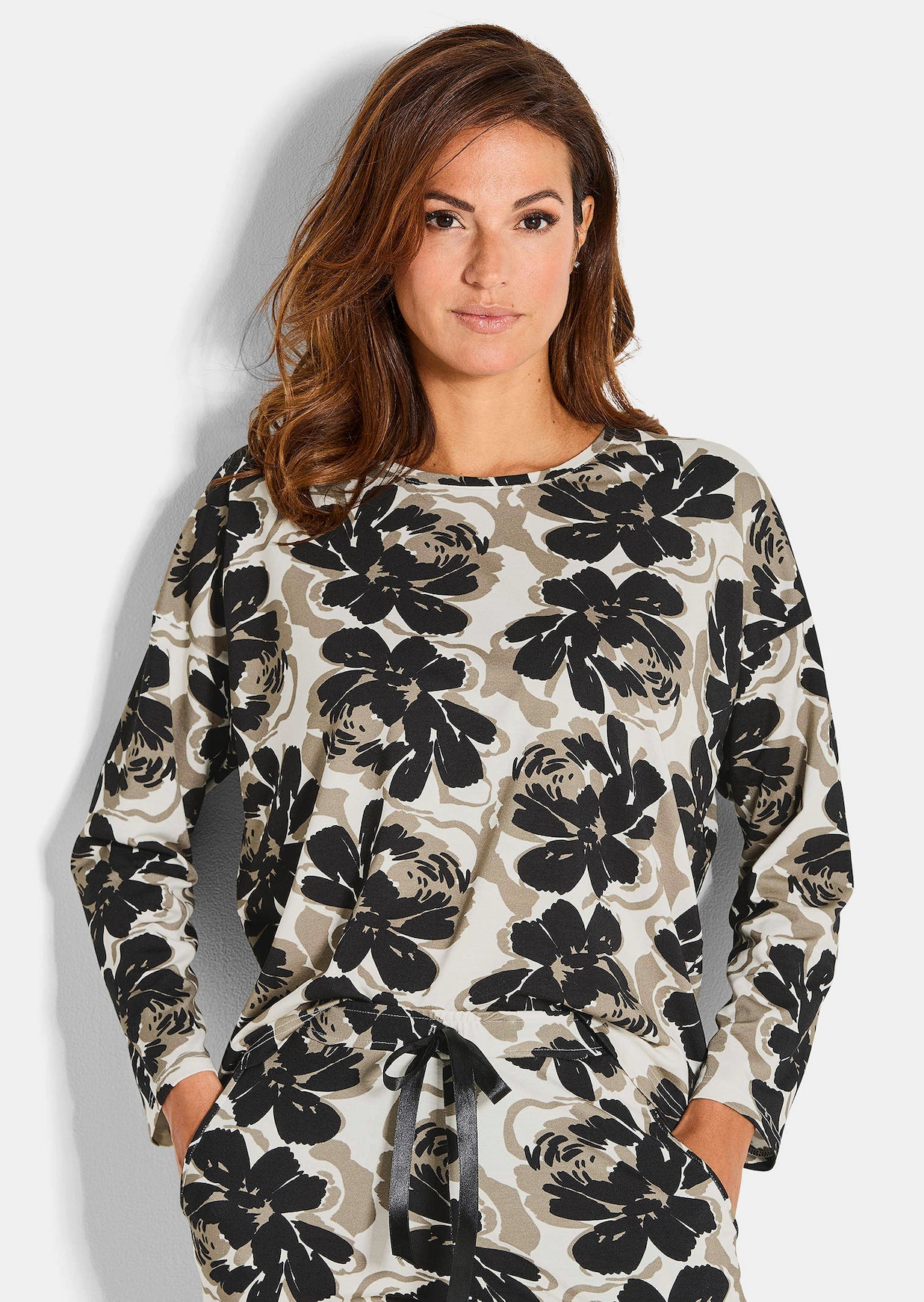 Pyjamashirt mit Blumenmuster