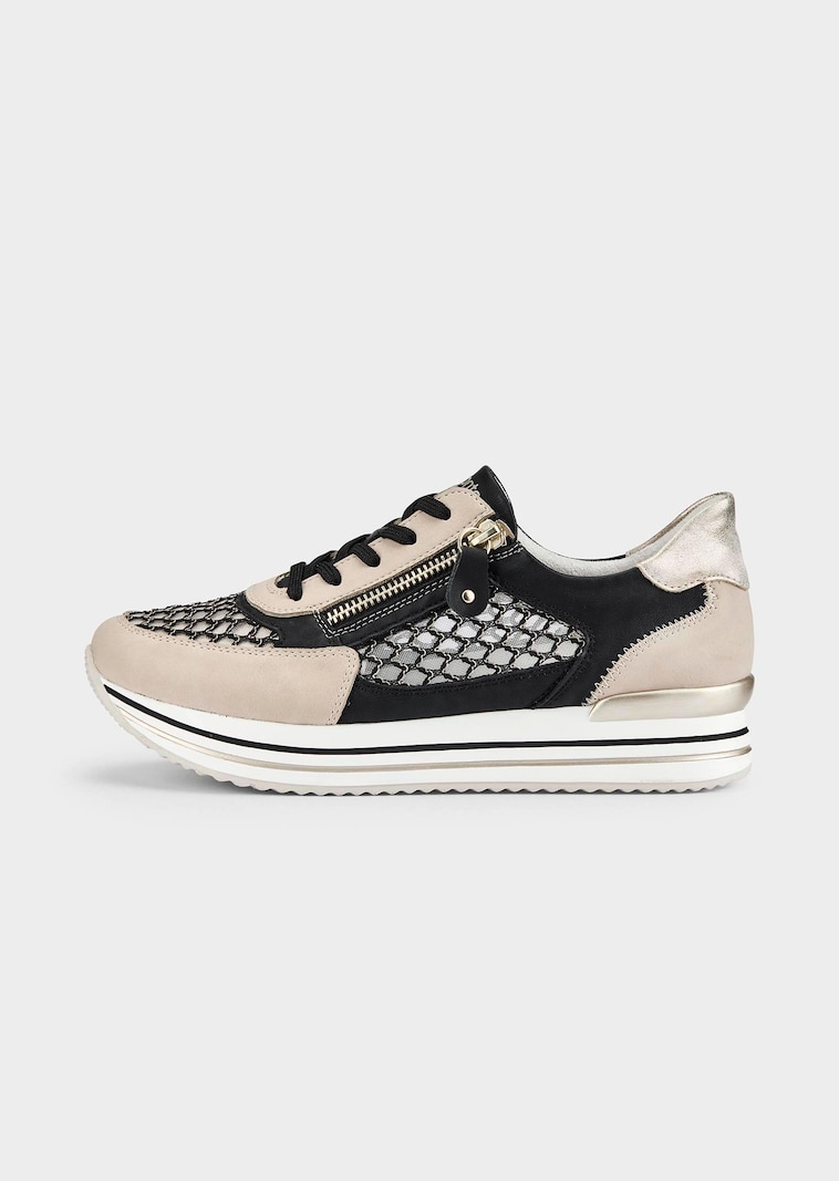 Sneaker mit atmungsaktivem Innenfutter