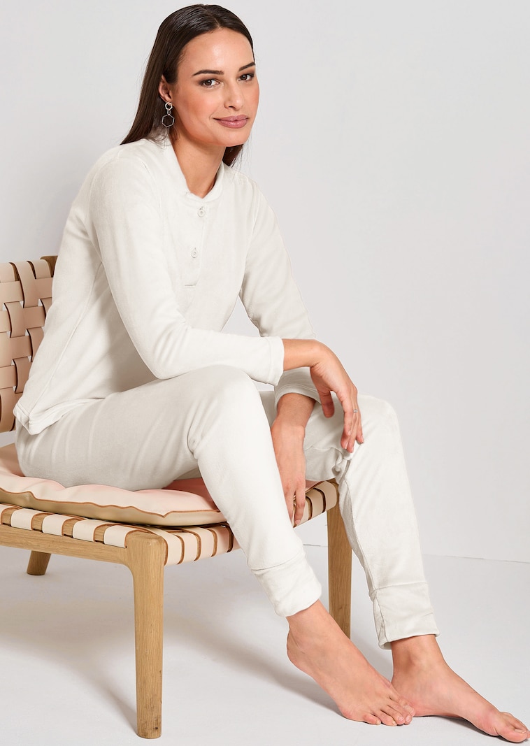 Tenue d'intérieur en micro-polaire au toucher velouté