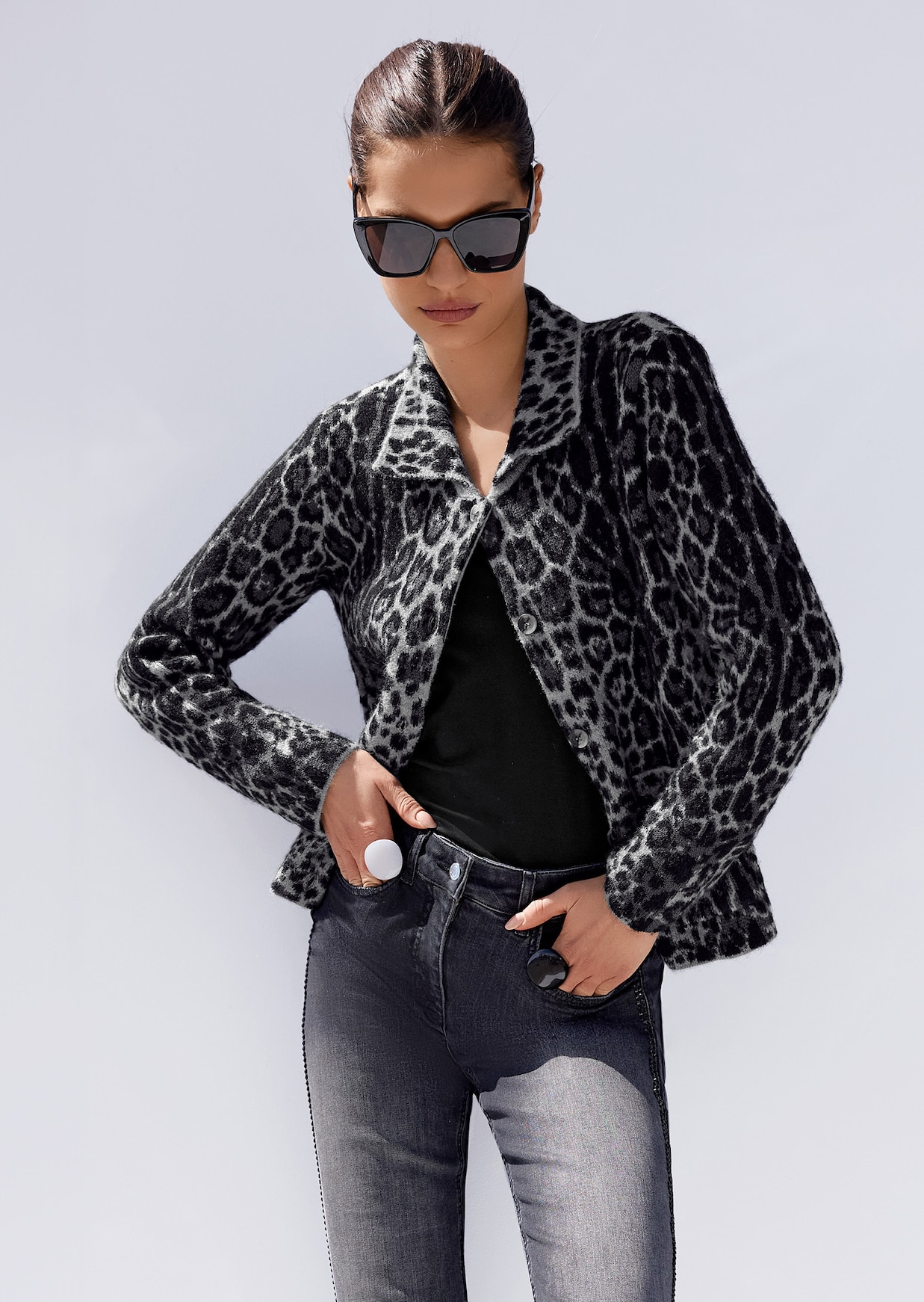Trendstarke Strickjacke mit Leoparden-Muster