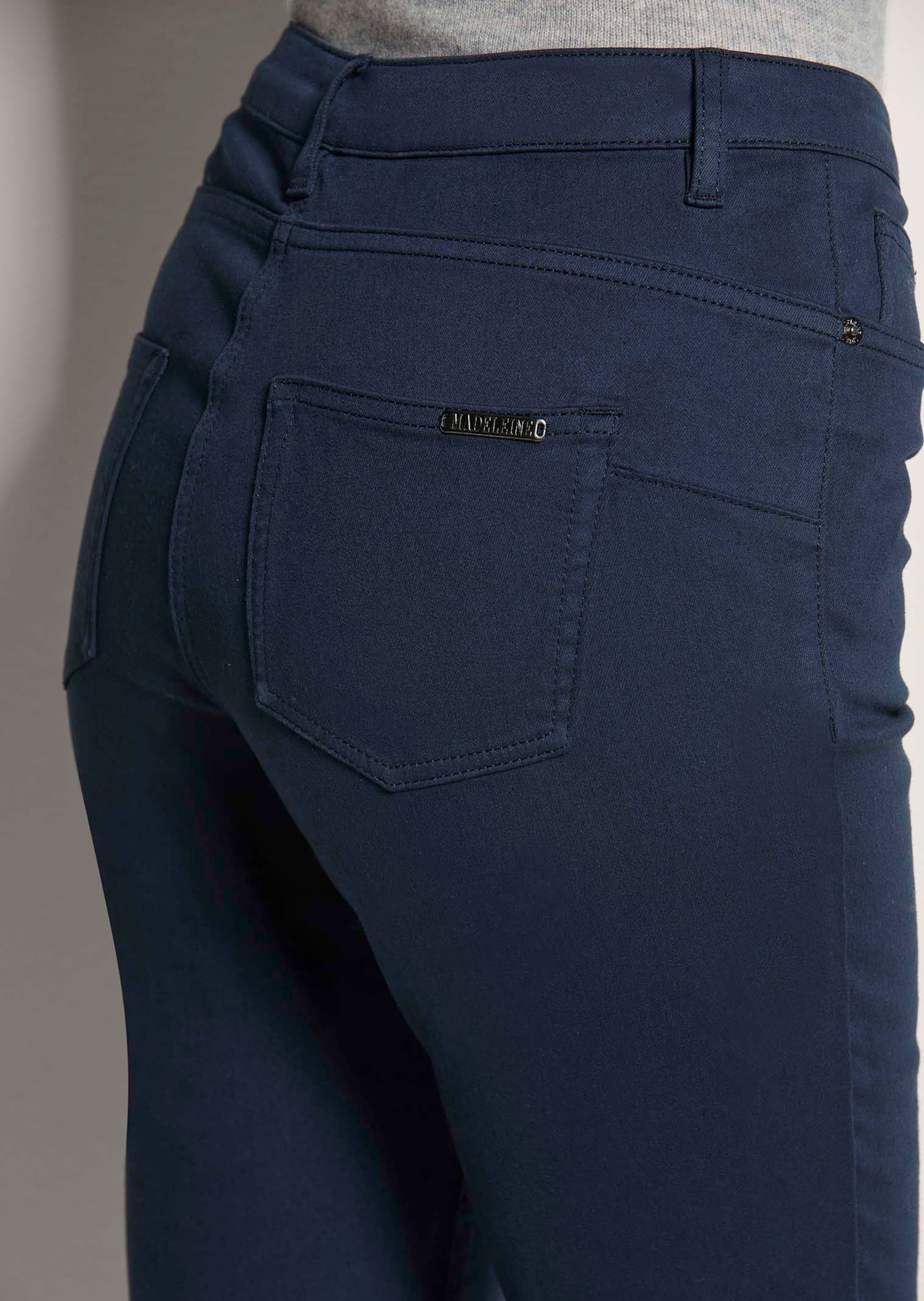 Jeans mit feinem Fransensaum thumbnail 6