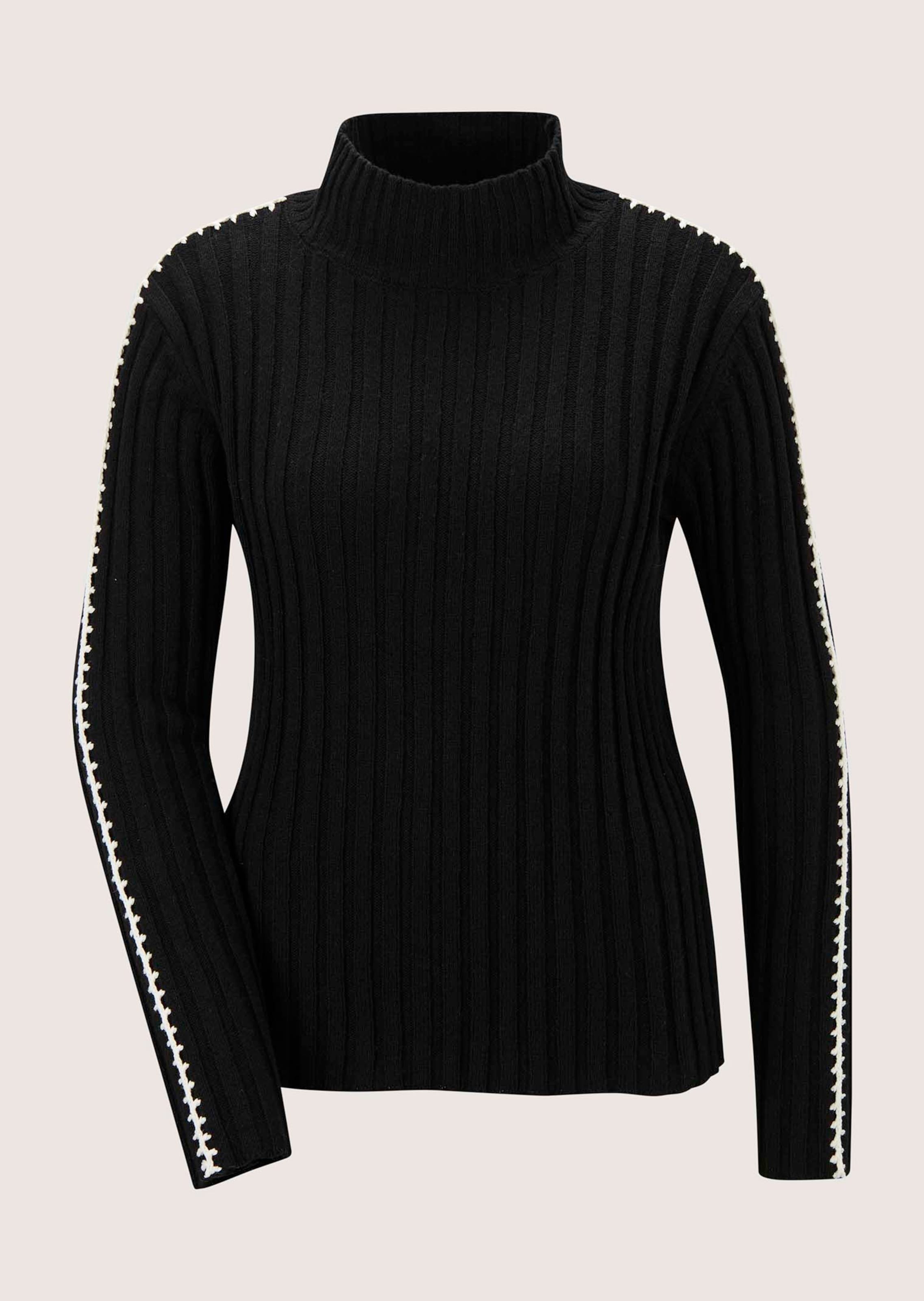 Jumper with stand-up collar and contrasting embroidery