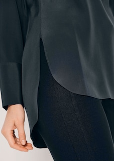 Lange Seidenbluse in kragenloser Form thumbnail 6