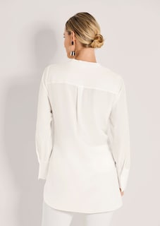 Lange Seidenbluse in kragenloser Form thumbnail 4