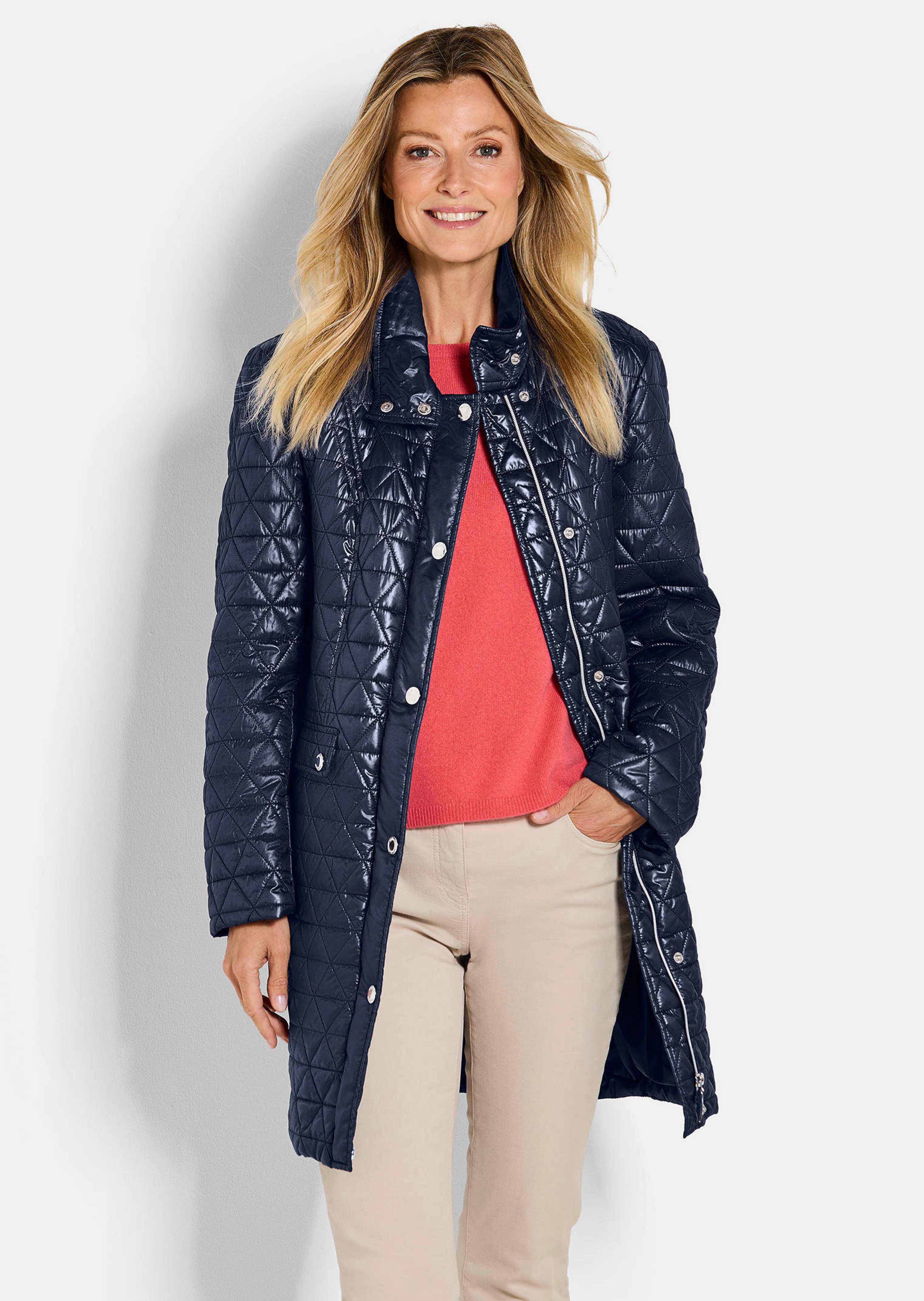 Manteau court matelassée à col droit