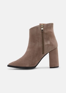 Stiefelette mit Retro-Charme thumbnail 3