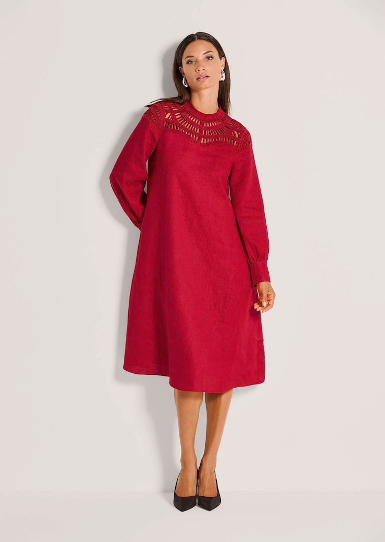 Robe en lin avec détails en dentelle