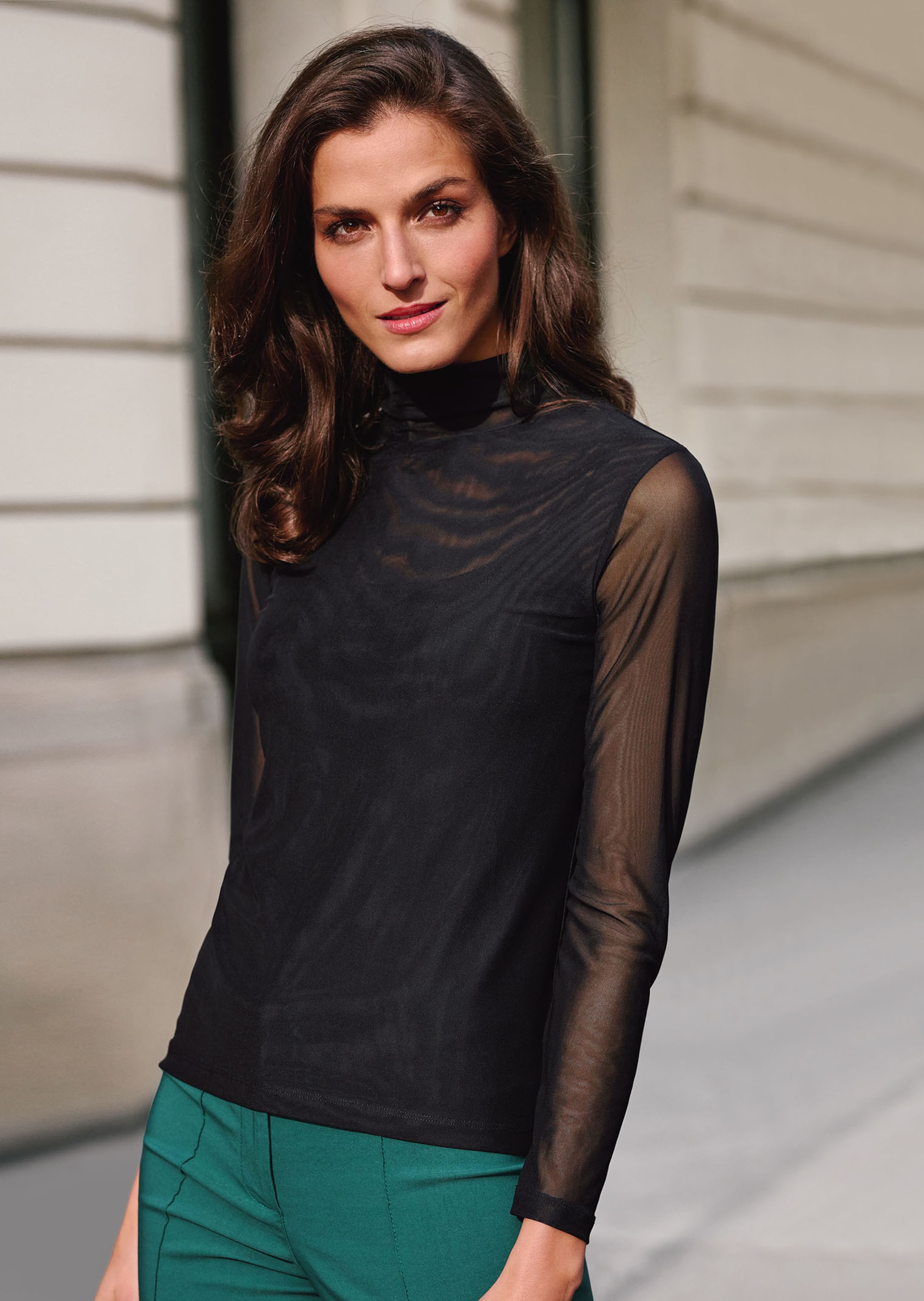 Shirt mit transparenten Ärmeln