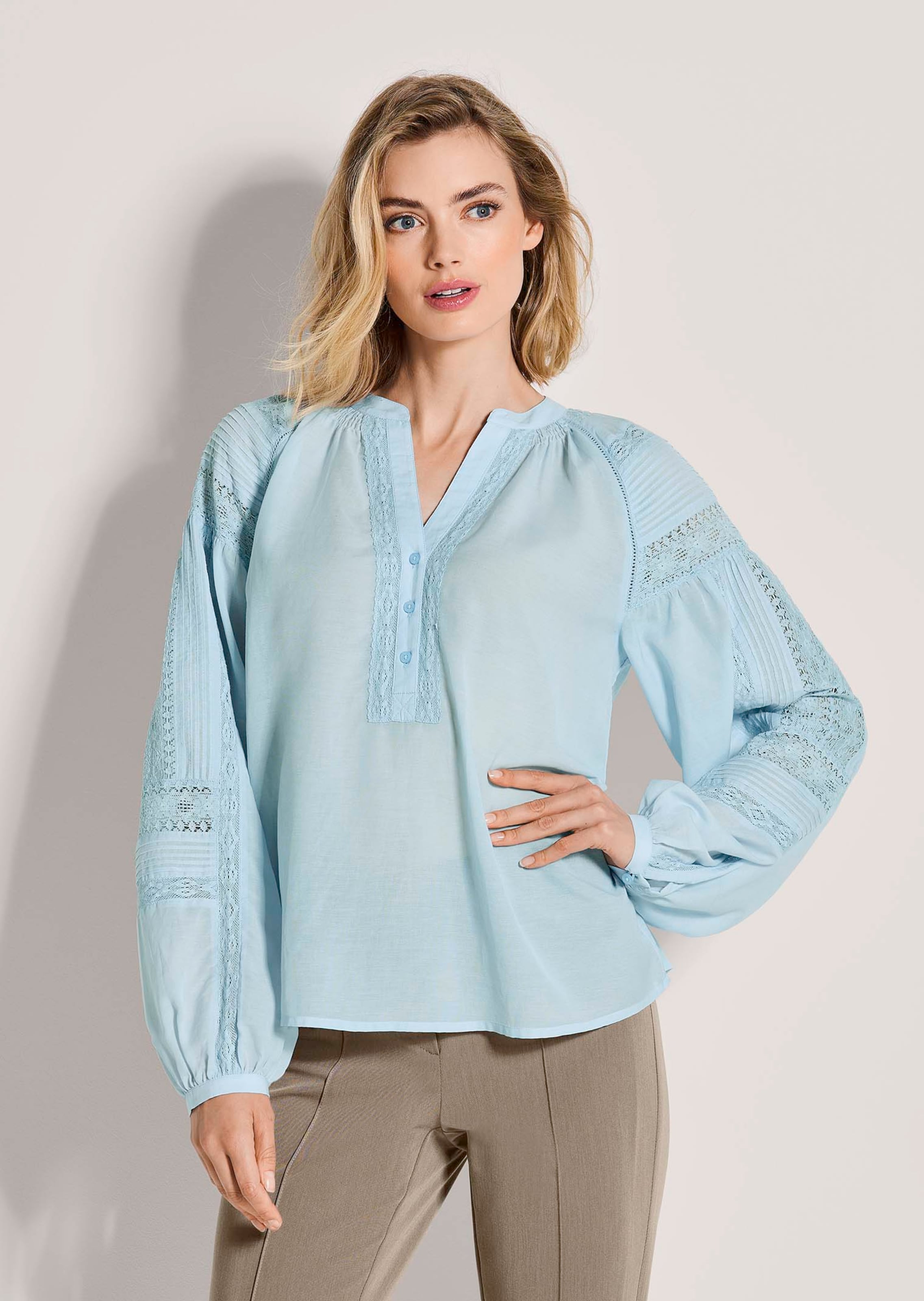 Bluse im Tunika-Stil mit Spitze