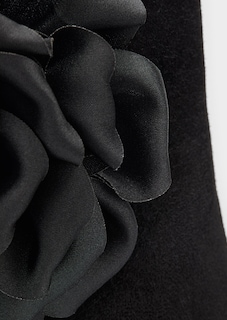 Wildleder-Stiefelette mit opulenter Blüte thumbnail 3