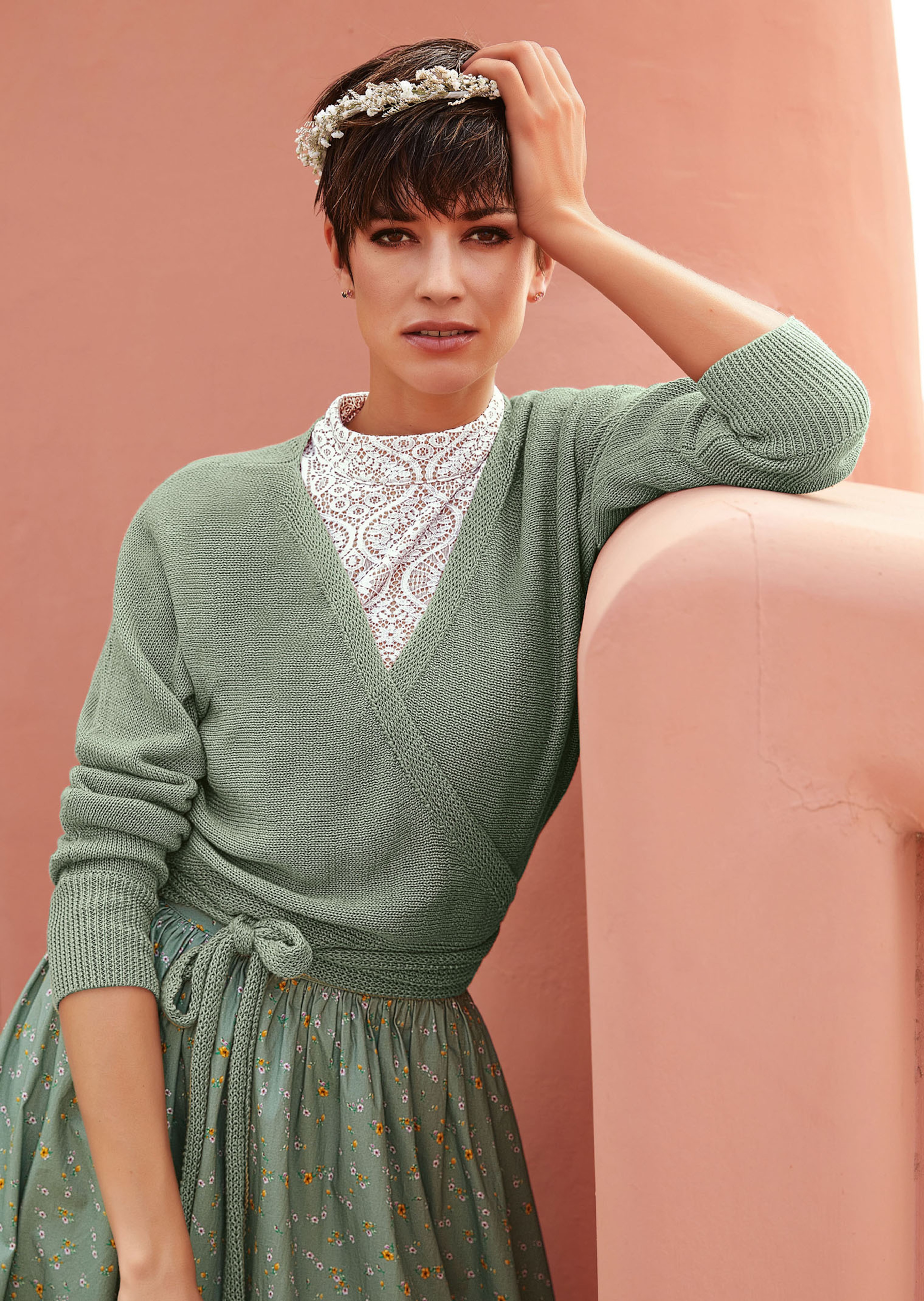 Kurze Strickjacke zum Wickeln