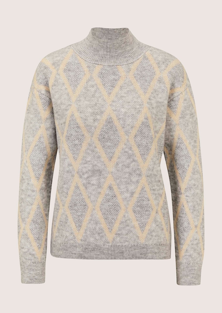 Glittering jumper with a diamond pattern