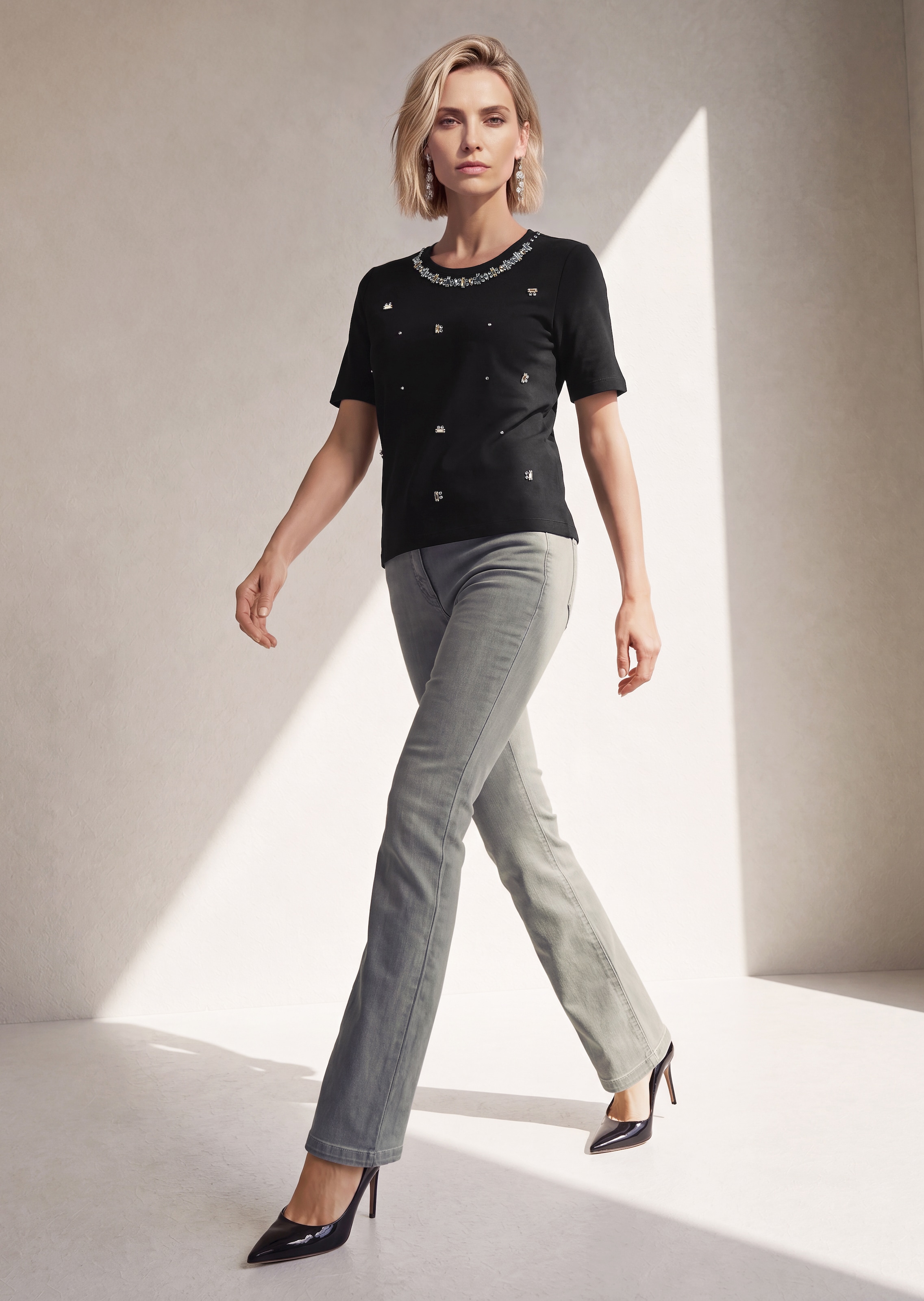 M-Jeans in gerader Form mit Logo-Stickerei