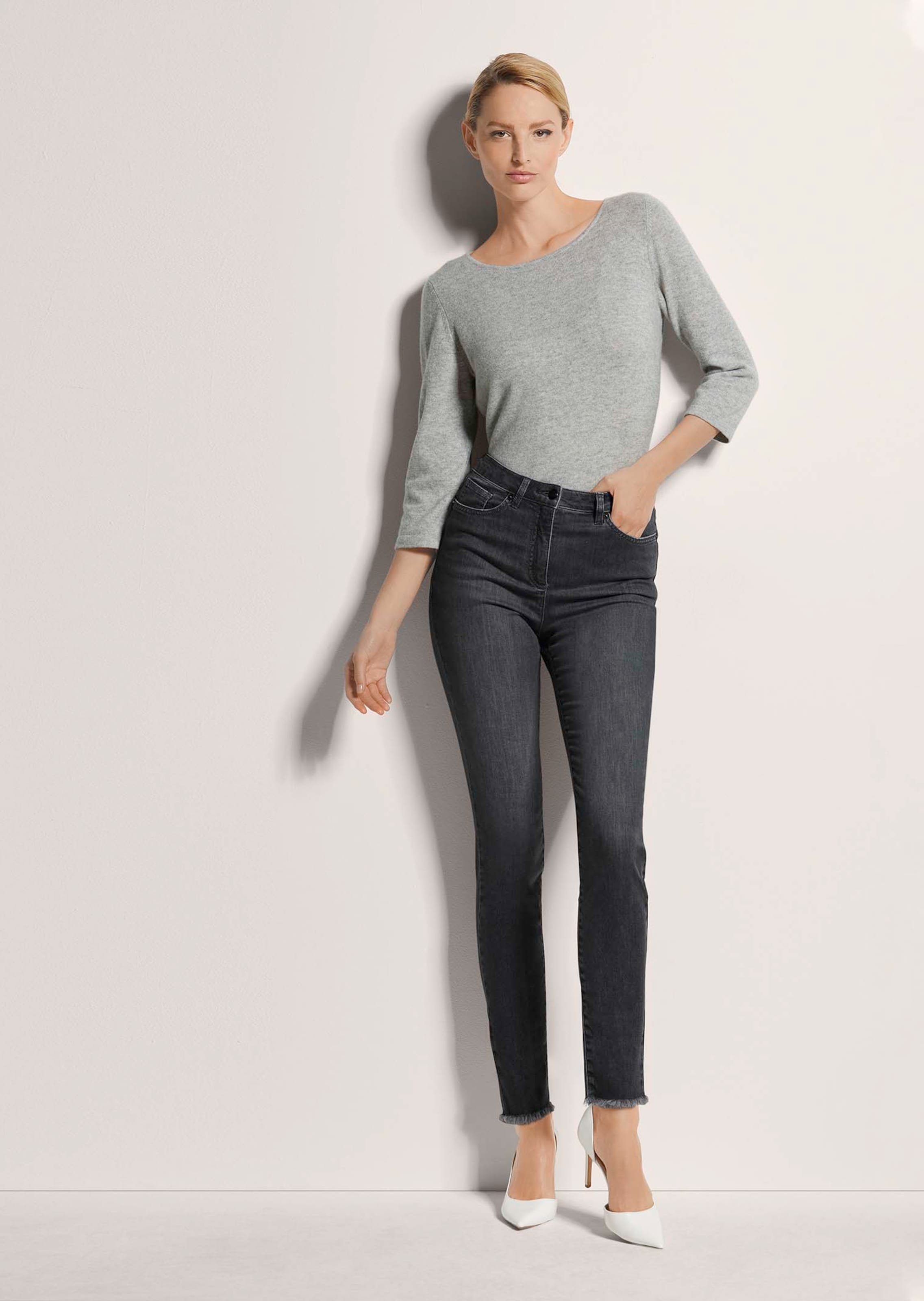 Jeans mit feinem Fransensaum thumbnail 3