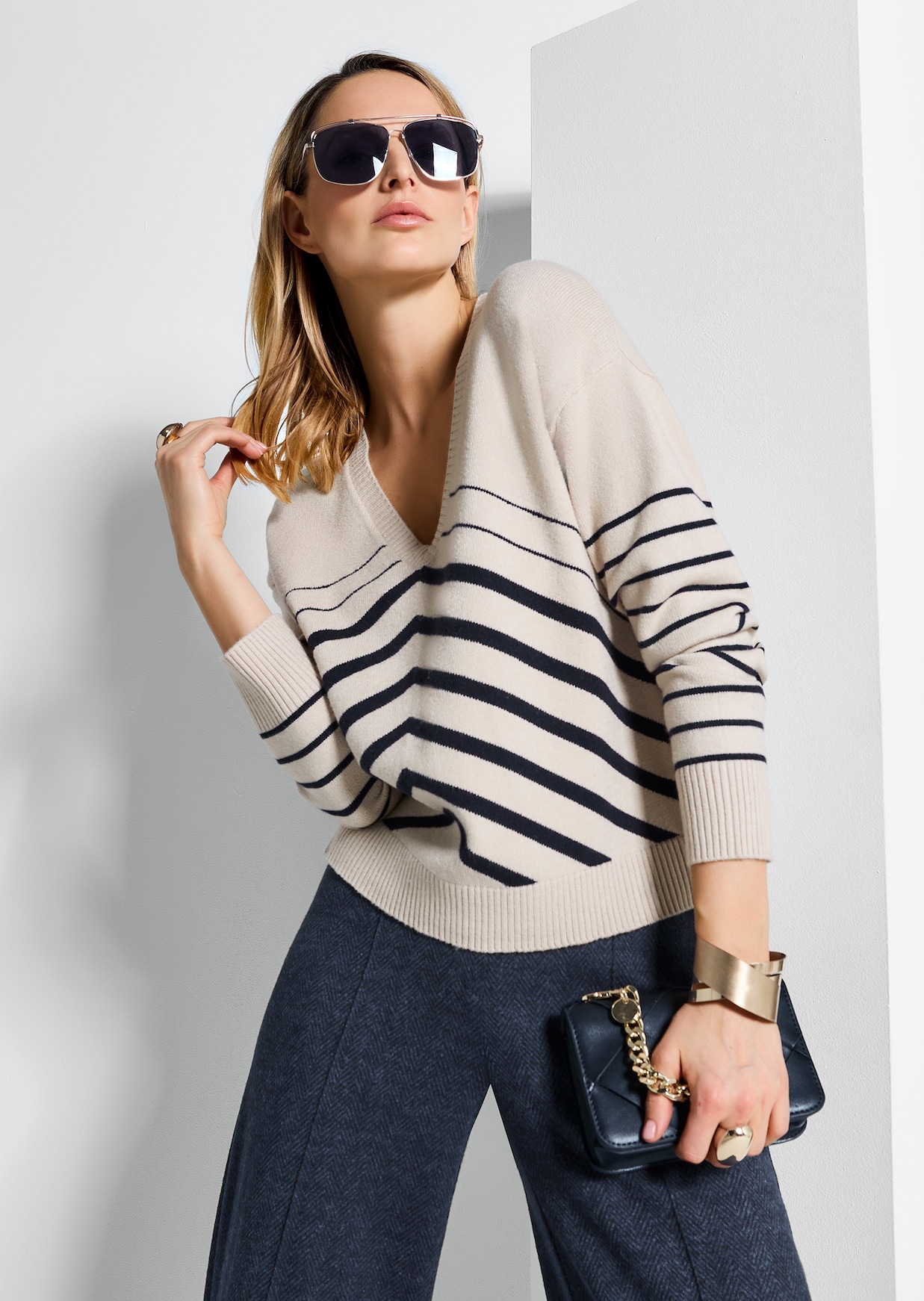 Sportiver Strickpullover mit Streifenmuster