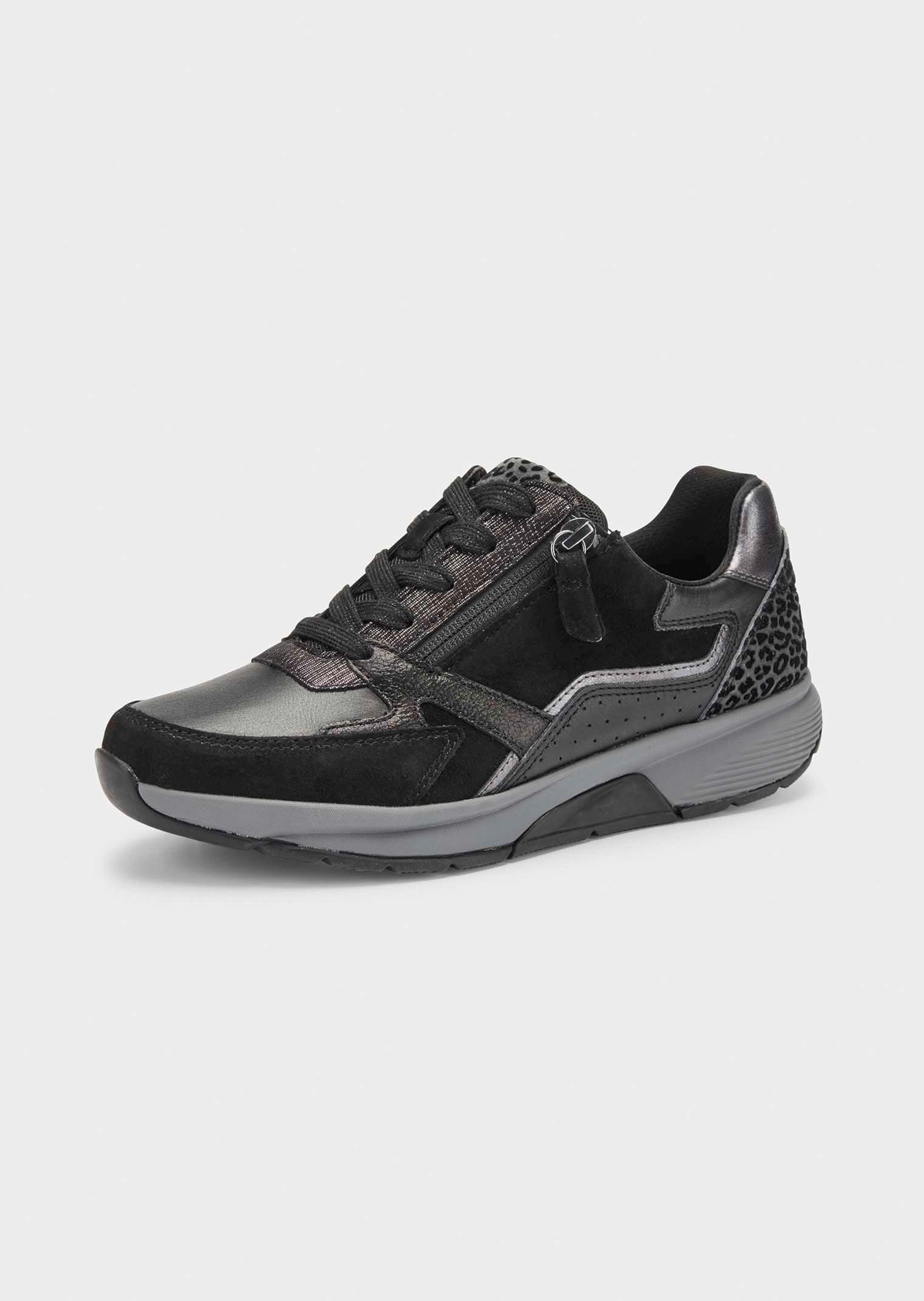 Sneaker mit Mesh-Futter