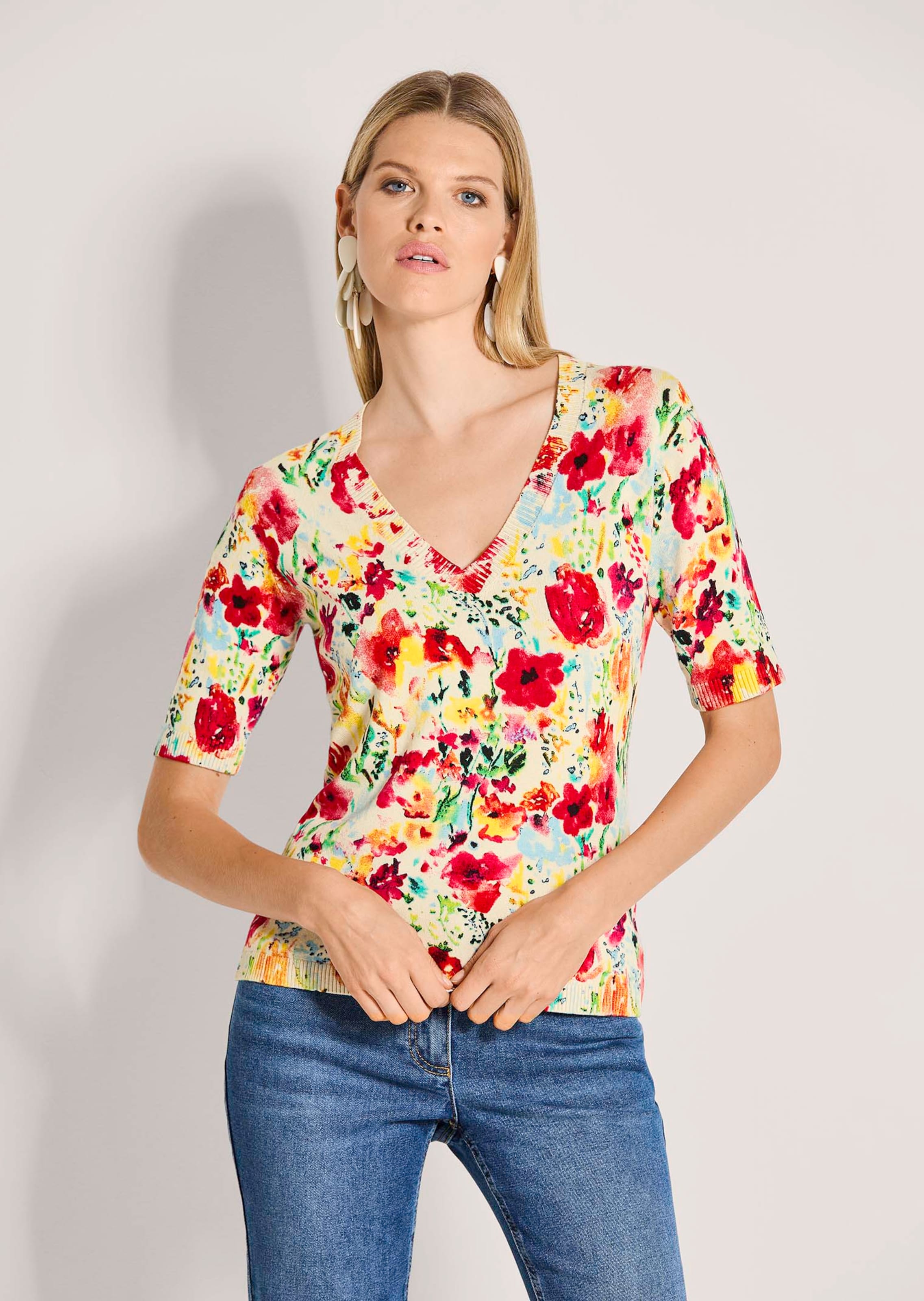 V-Pullover mit floralem Print