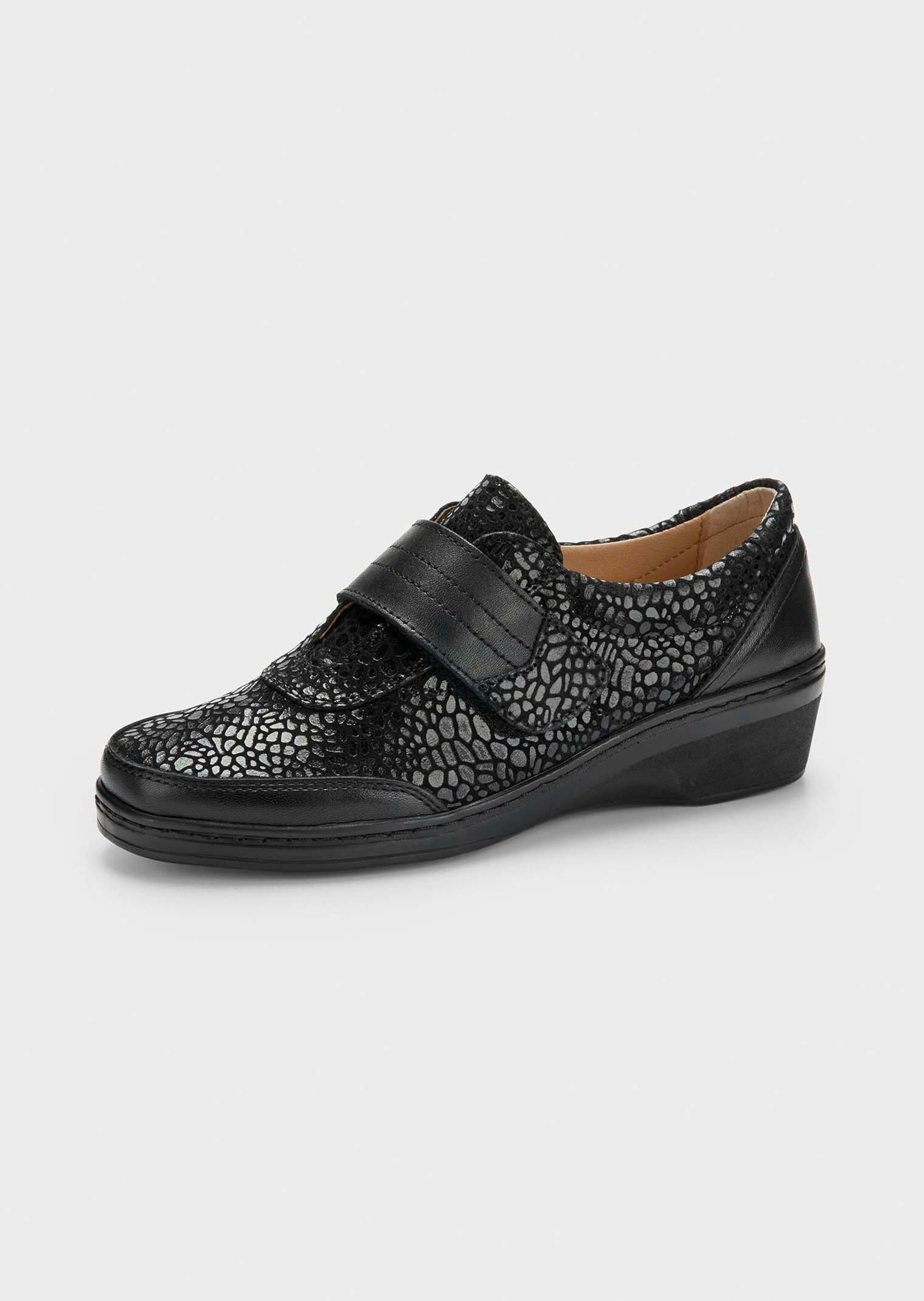 Halbschuhe aus Leder mit Glanzdetails
