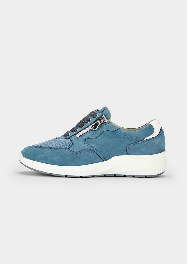 Sneakers adaptés aux pieds sujets à l’hallux valgus, avec semelle extérieure amortissante