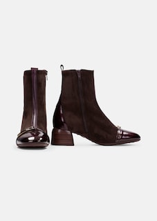 Bottines aspect daim avec des détails en vernis thumbnail 4