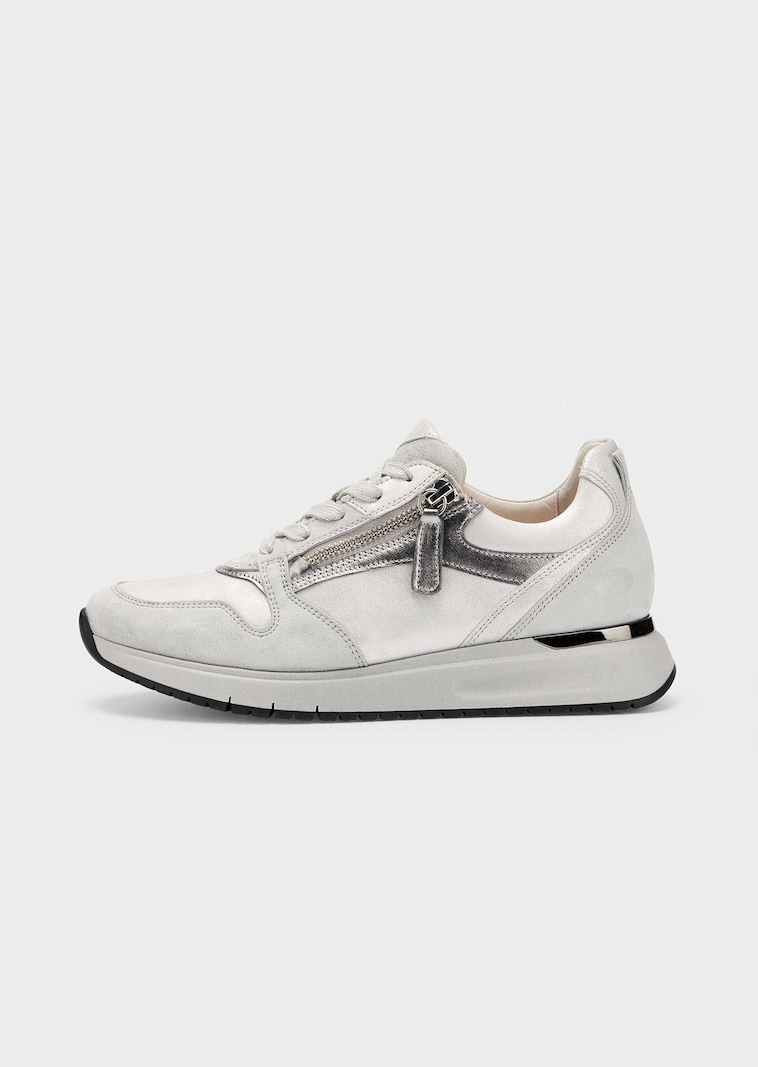 Sneaker aus hochwertigem Leder