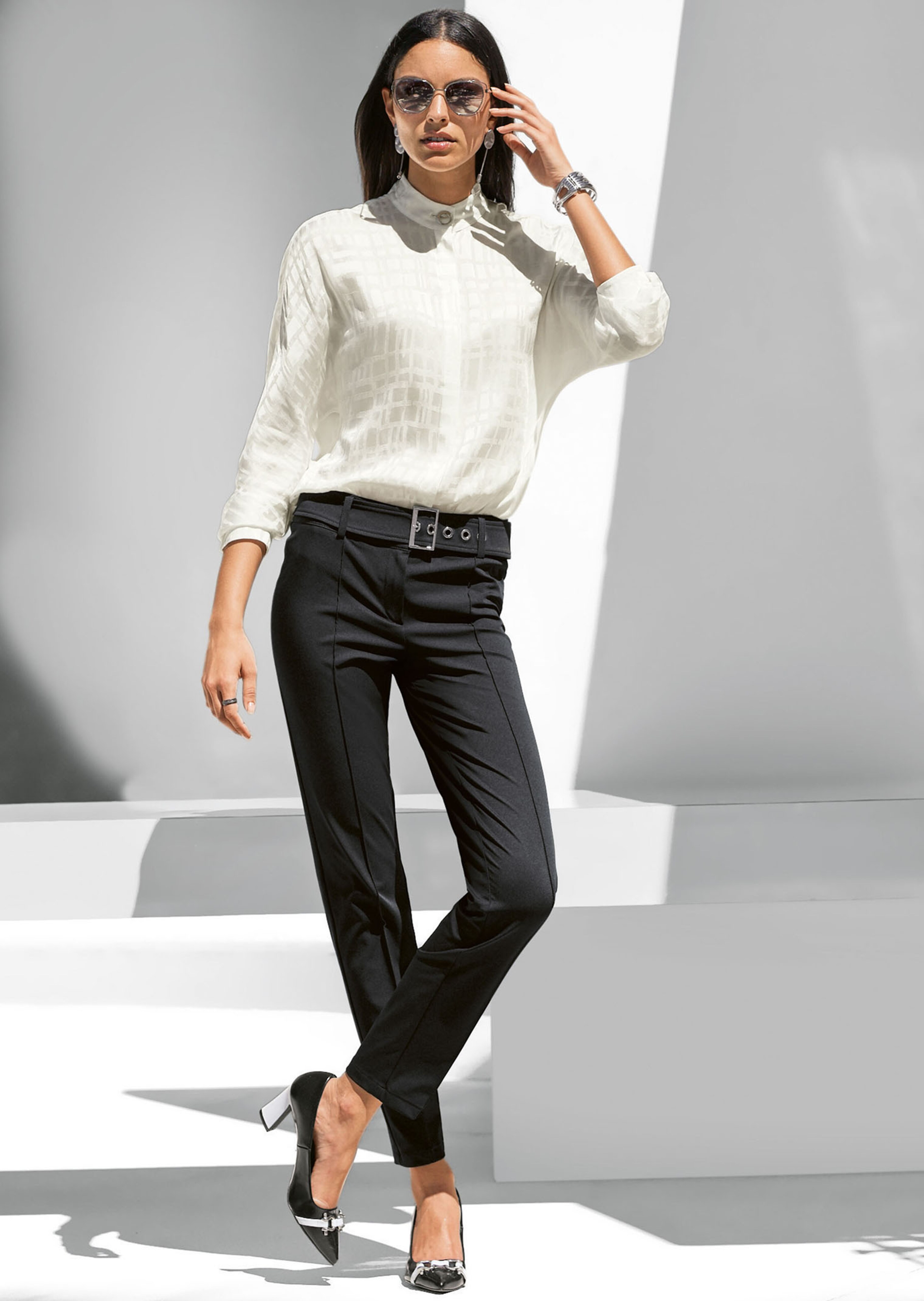 Slim-fit trousers with assembly belt