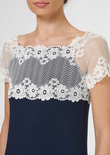 Nachtkleid mit edlem Spitzenbesatz thumbnail 6