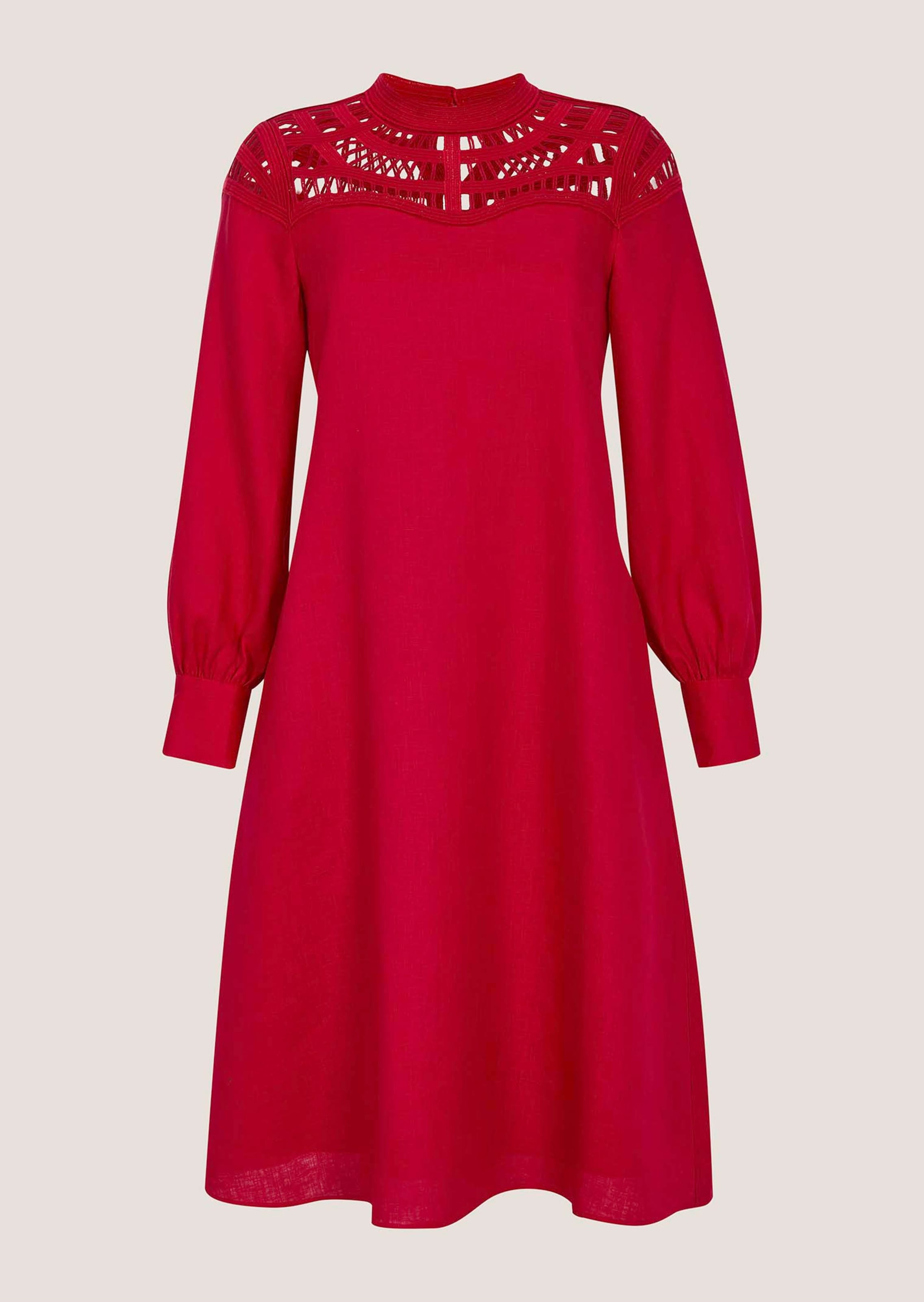 Linen dress with lace details
