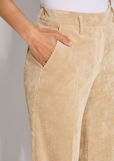 Weite Cordhose mit Bügelfalten thumbnail 6