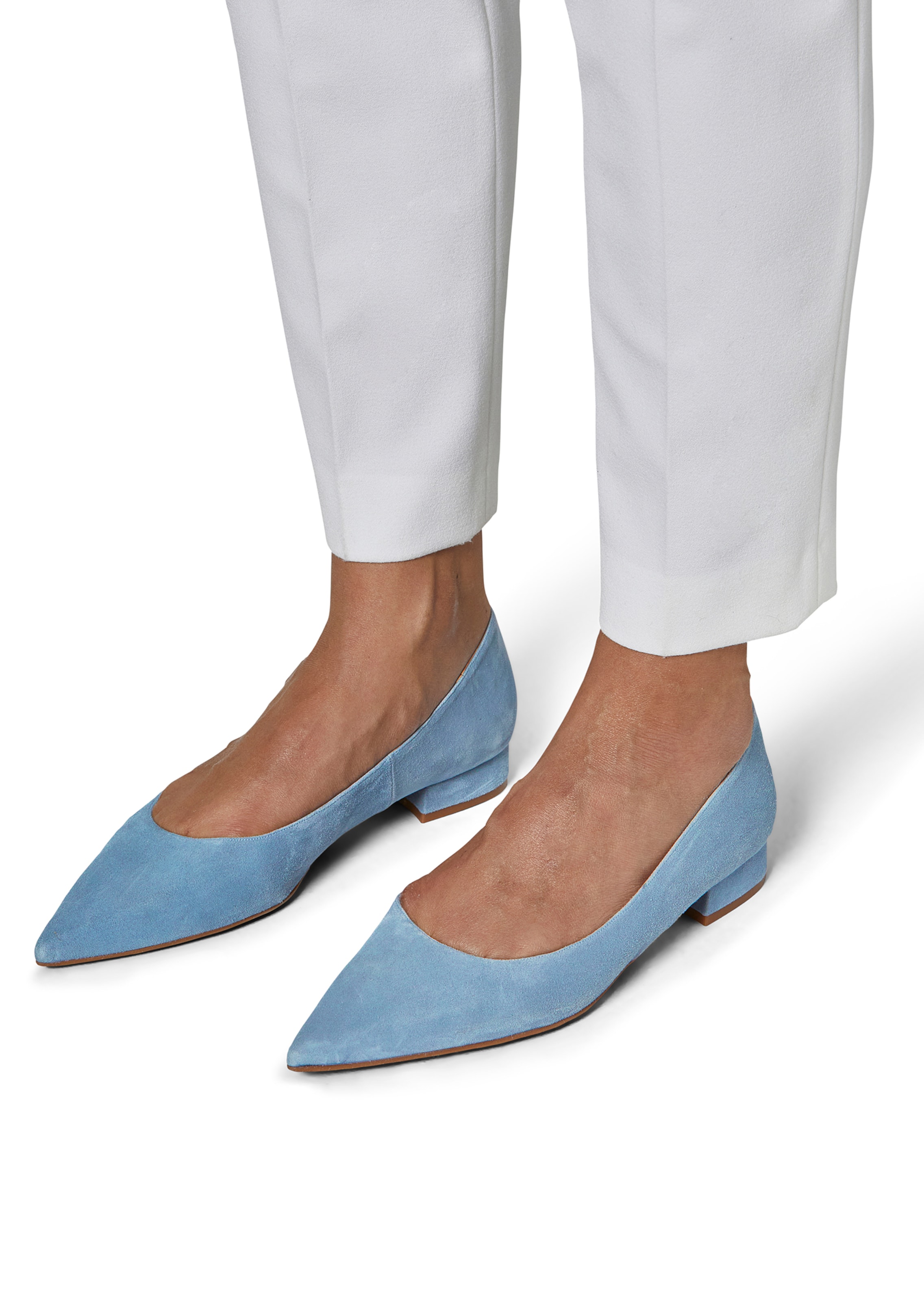 Spitze Ballerinas aus Veloursleder
