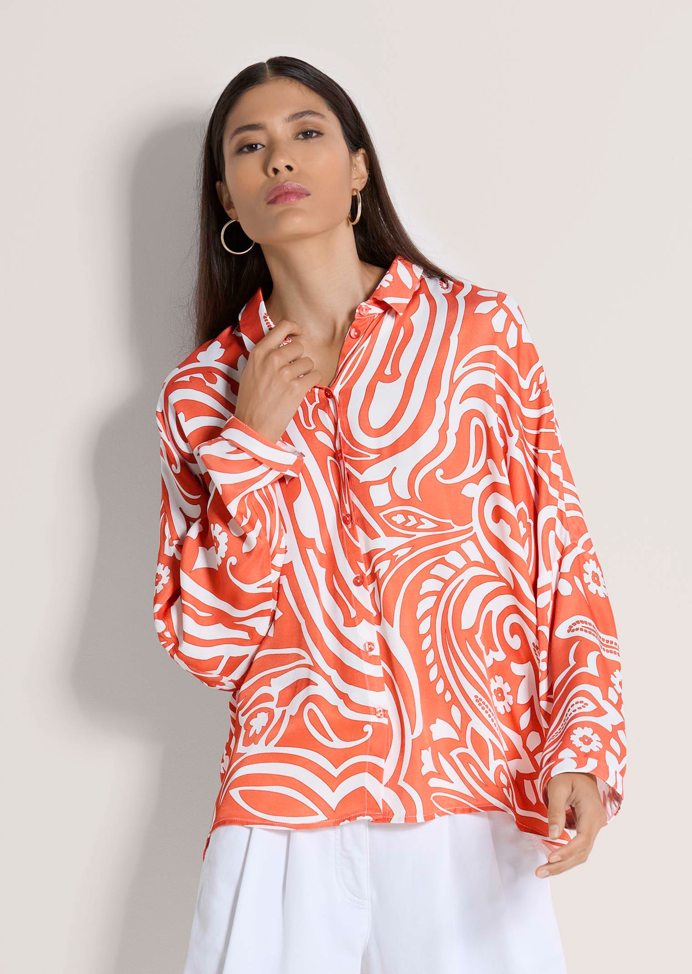 Bluse mit grafischem Print und Kimono-Schnitt