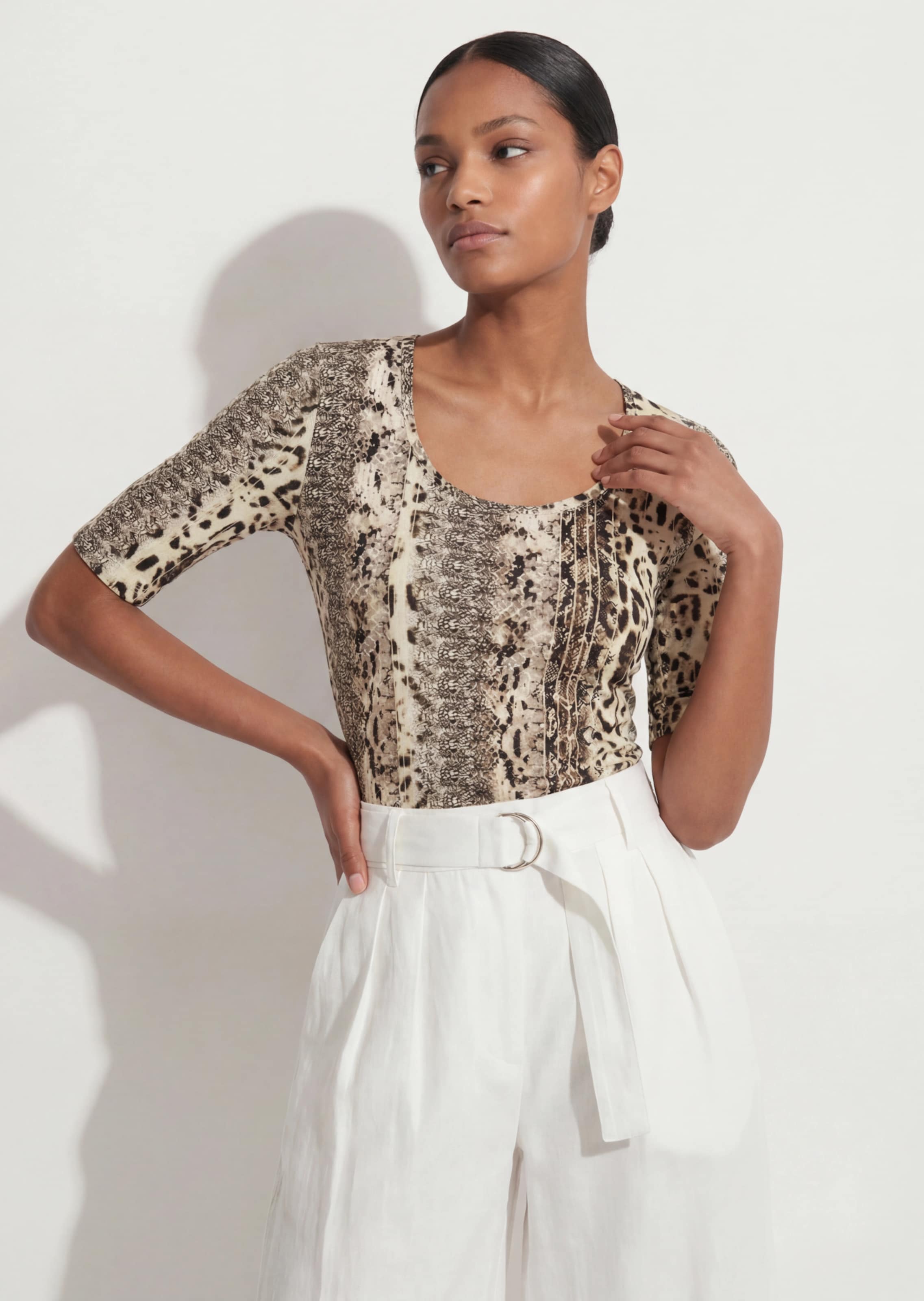 Rundhals-Shirt mit Animal-Print