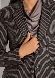 Blazer classique à rayures fines en laine thumbnail 6